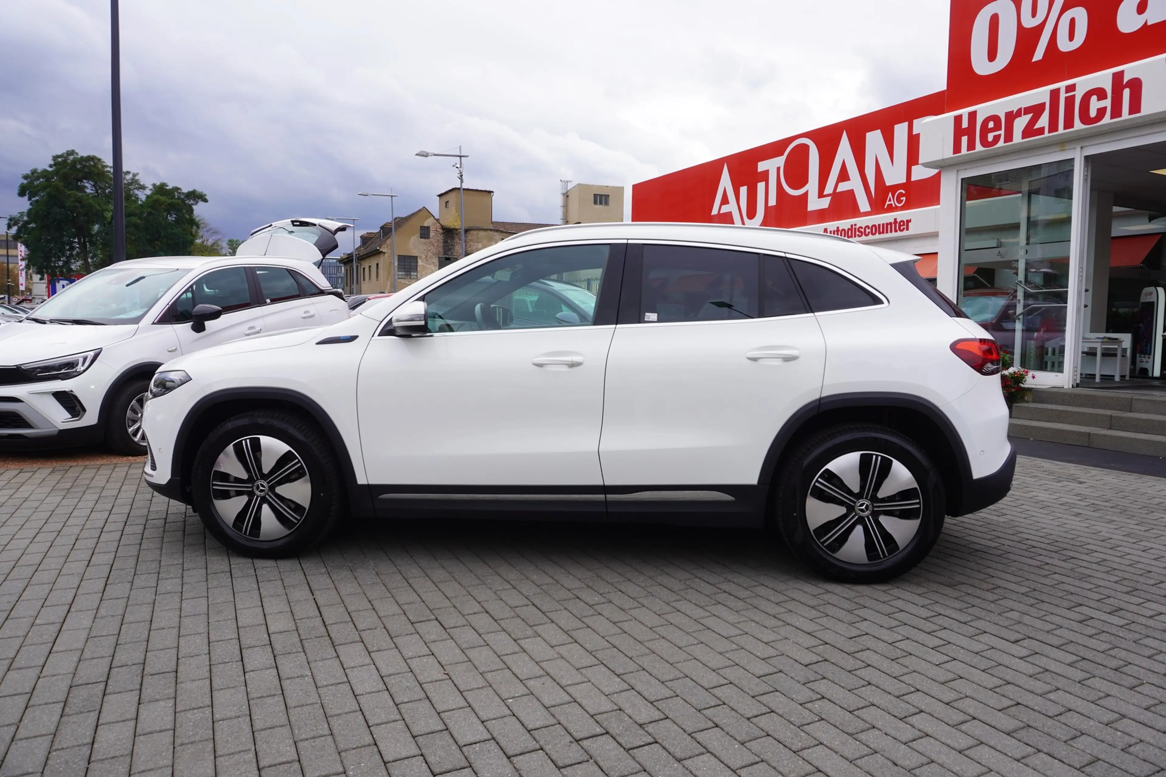 Mercedes-Benz EQA 250 Progressive LED Navi Kamera Sitzheizung — photo 3