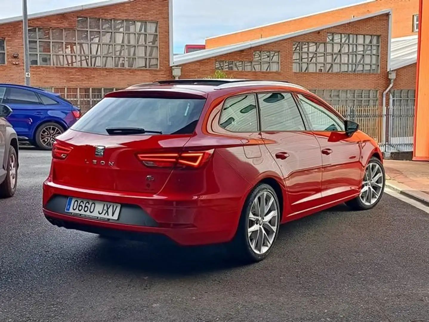 SEAT Leon ST 2.0TDI CR S&S FR 184 Rojo - 2