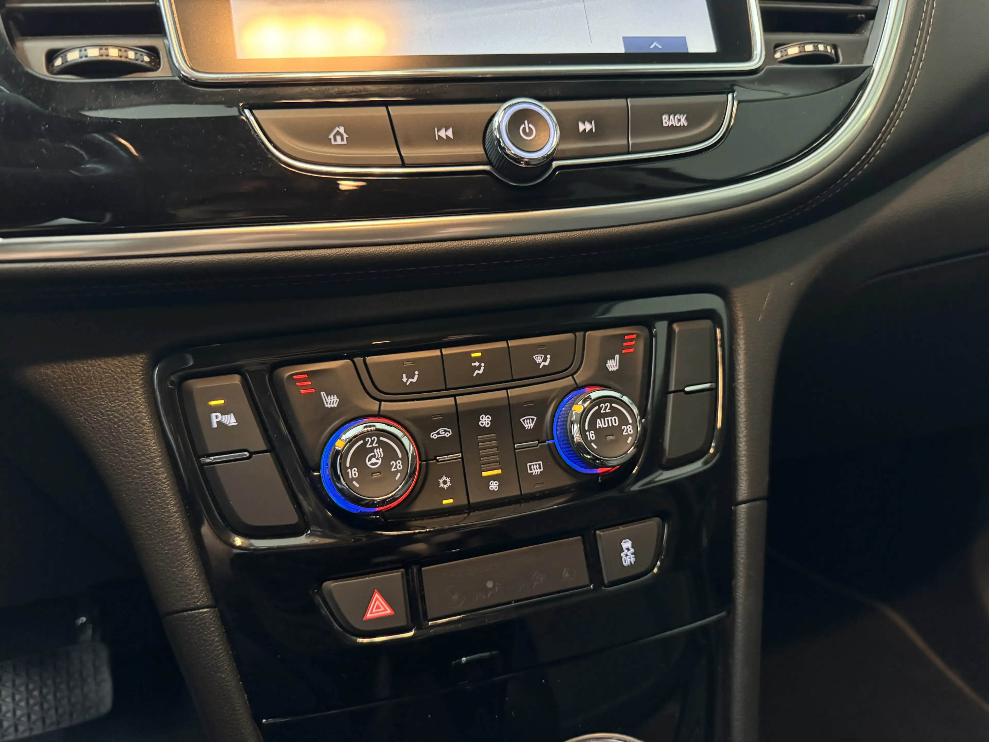 Opel Mokka X 1.4 Automaat / Camera / Trekhaak / Winter — photo 6