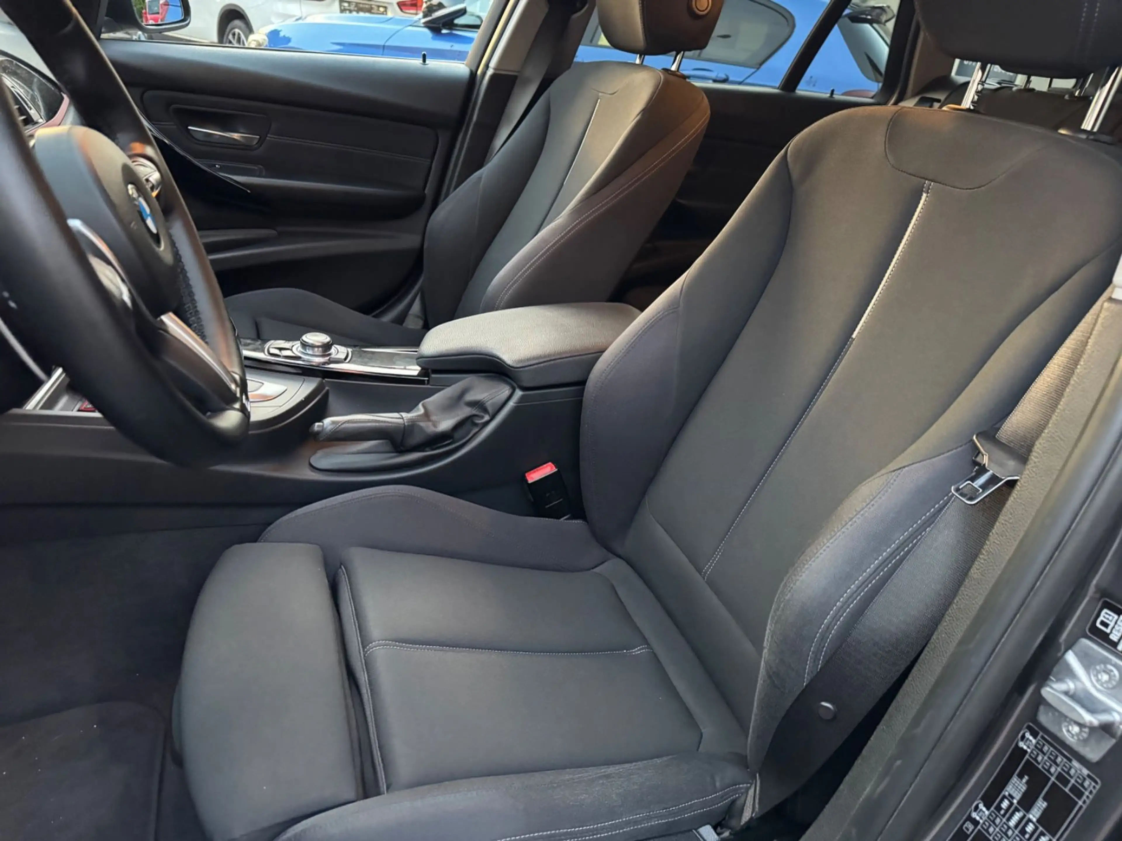 BMW 318 dA Touring Sport Line/Xenon/AHK — photo 11