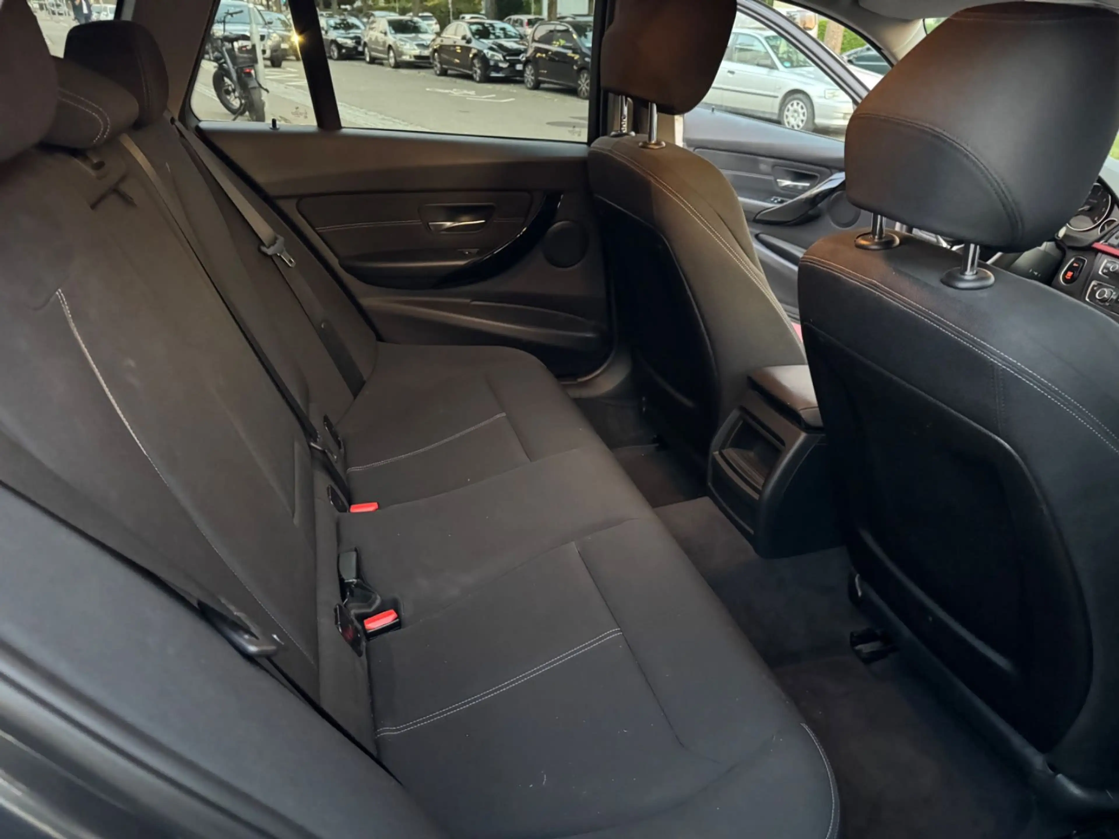 BMW 318 dA Touring Sport Line/Xenon/AHK — photo 14