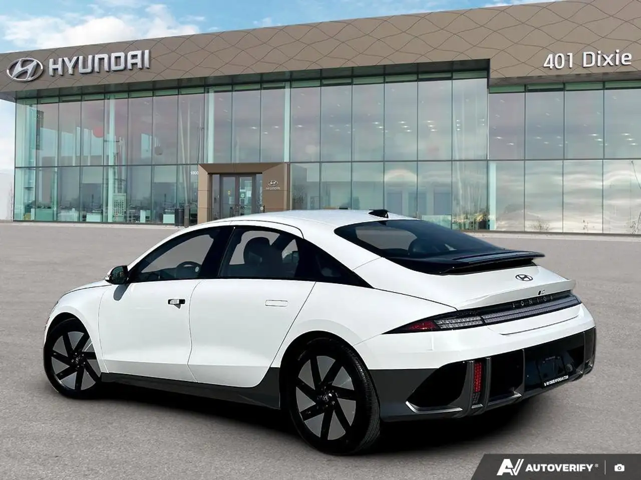 Hyundai IONIQ 6 снимка Hyundai IONIQ 6