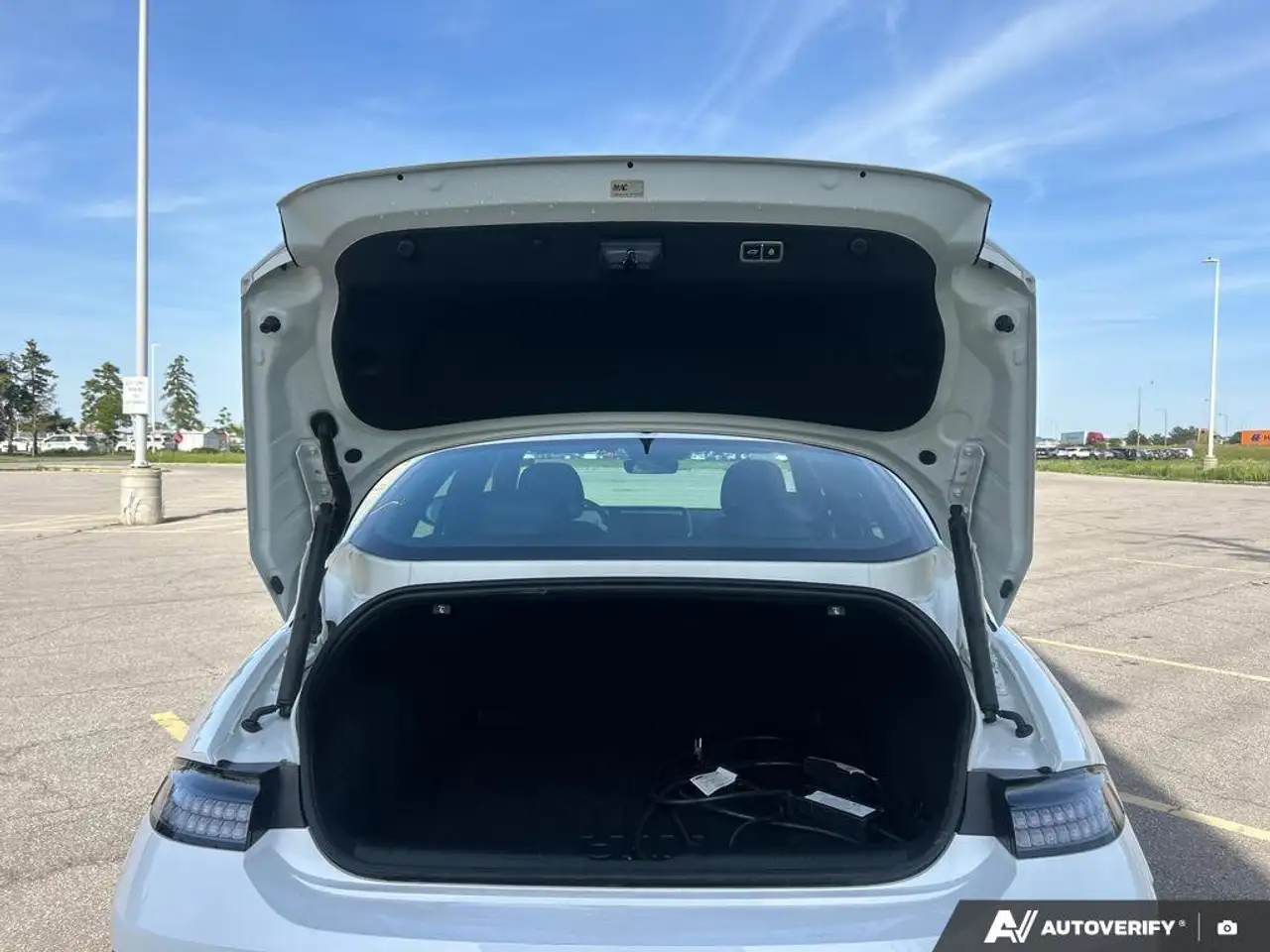 Hyundai IONIQ 6 снимка Hyundai IONIQ 6