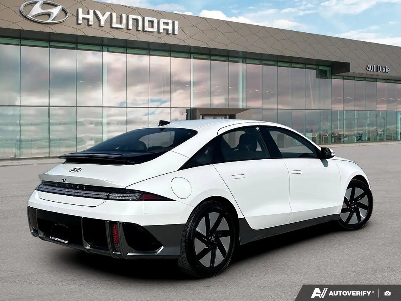 Hyundai IONIQ 6 снимка Hyundai IONIQ 6
