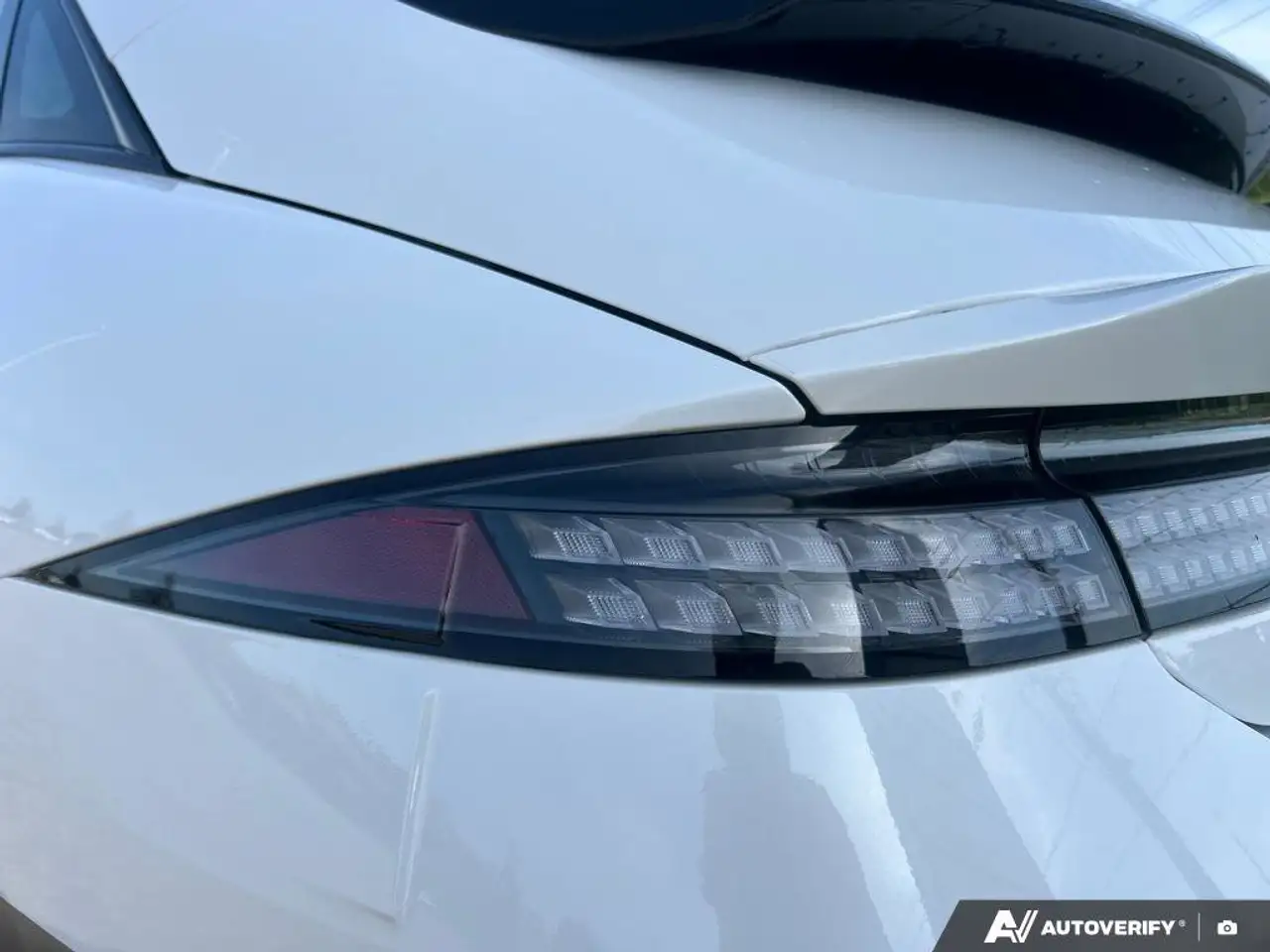 Hyundai IONIQ 6 снимка Hyundai IONIQ 6