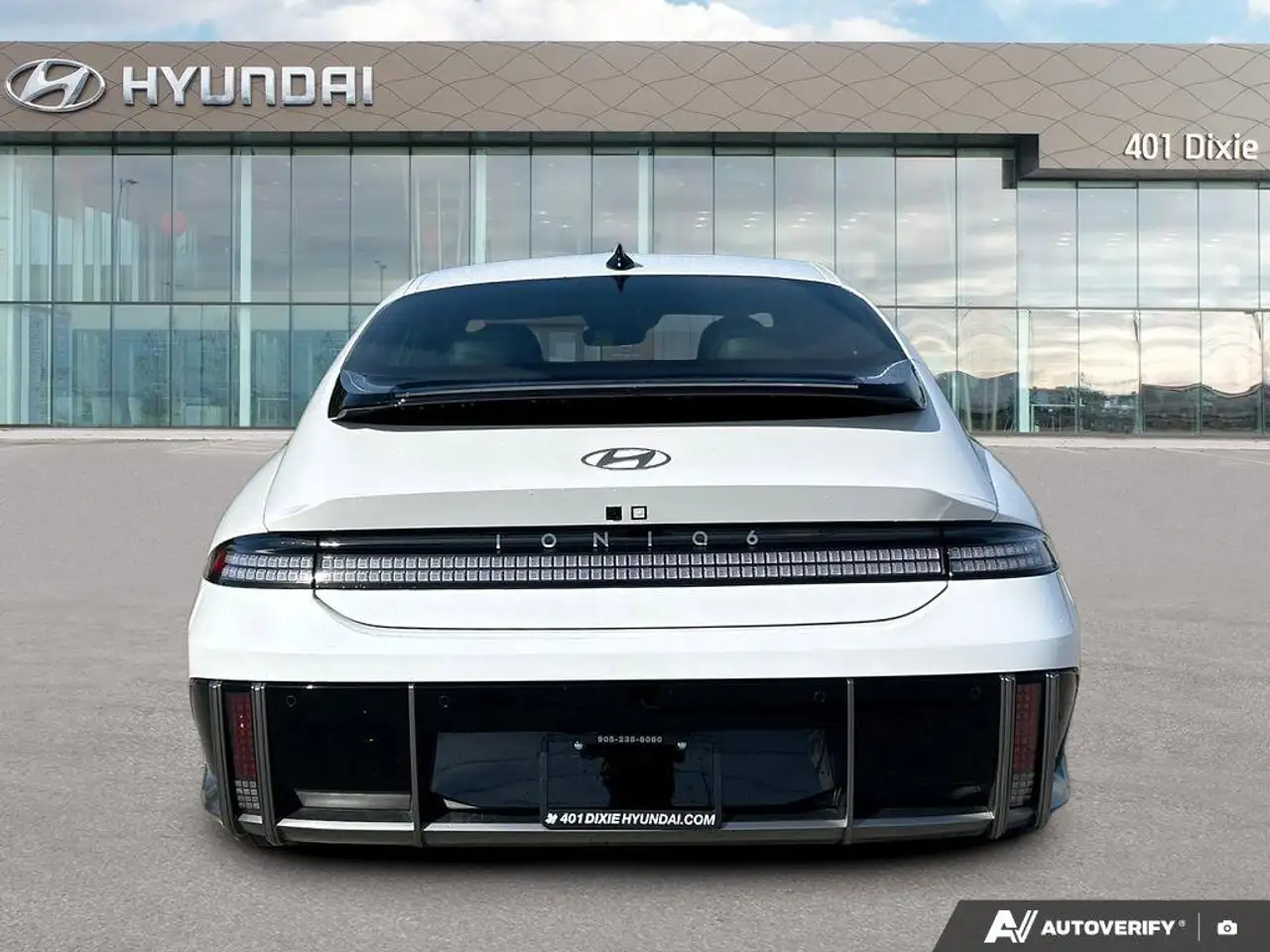 Hyundai IONIQ 6 снимка Hyundai IONIQ 6