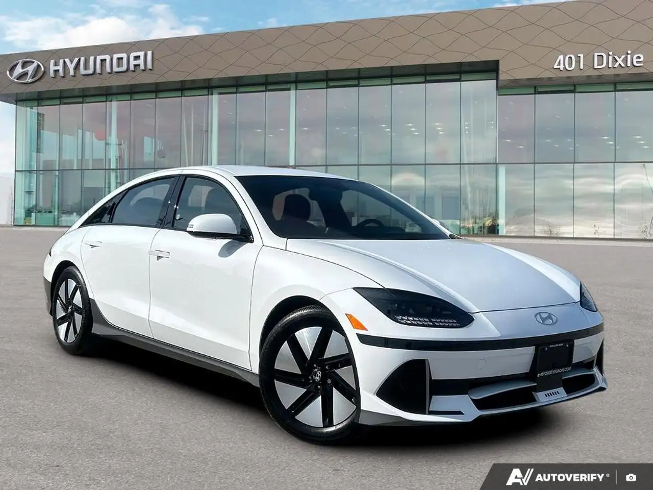 Hyundai IONIQ 6 снимка Hyundai IONIQ 6
