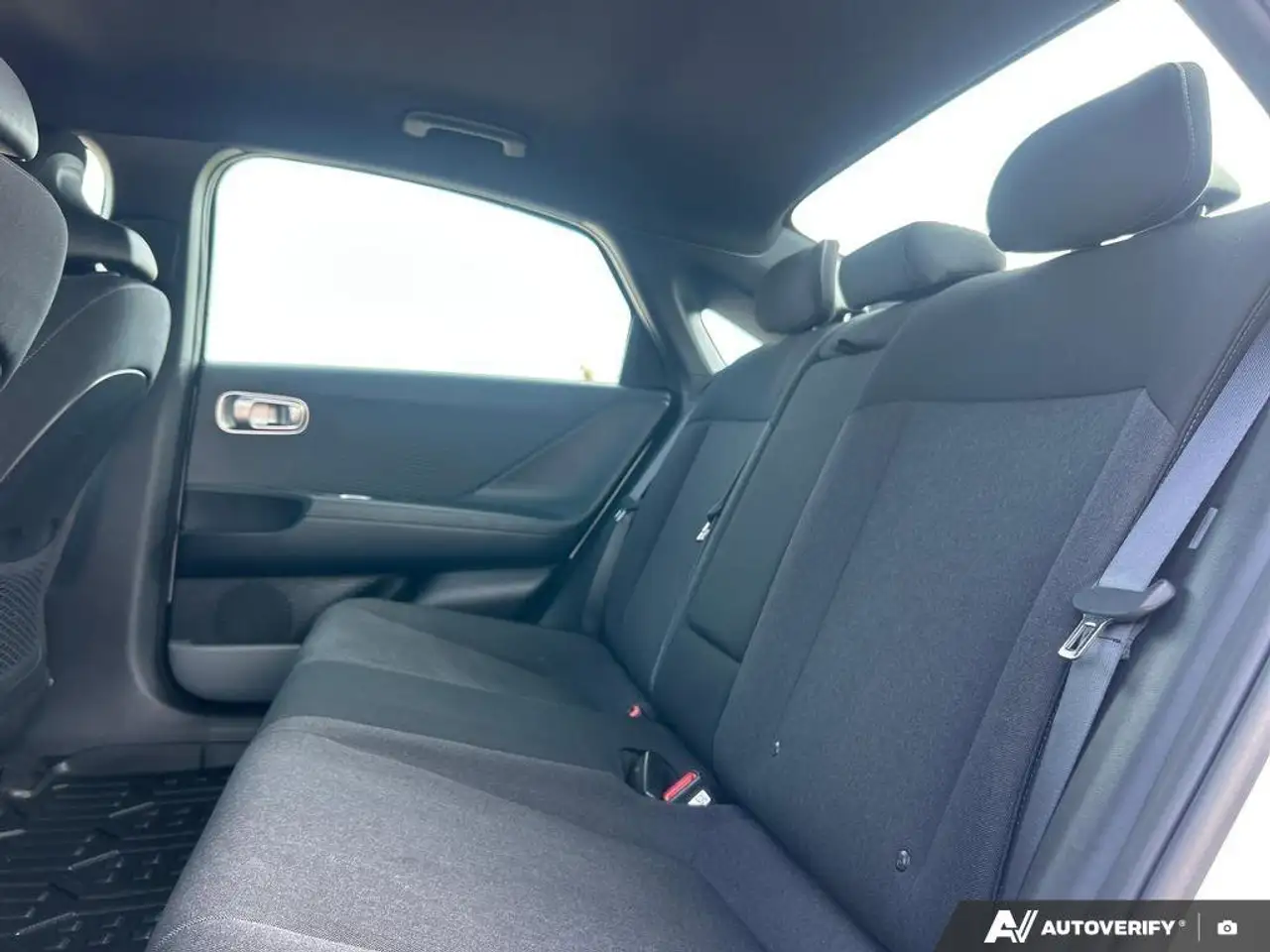 Hyundai IONIQ 6 снимка Hyundai IONIQ 6