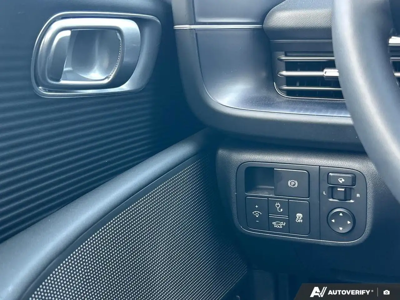 Hyundai IONIQ 6 снимка Hyundai IONIQ 6