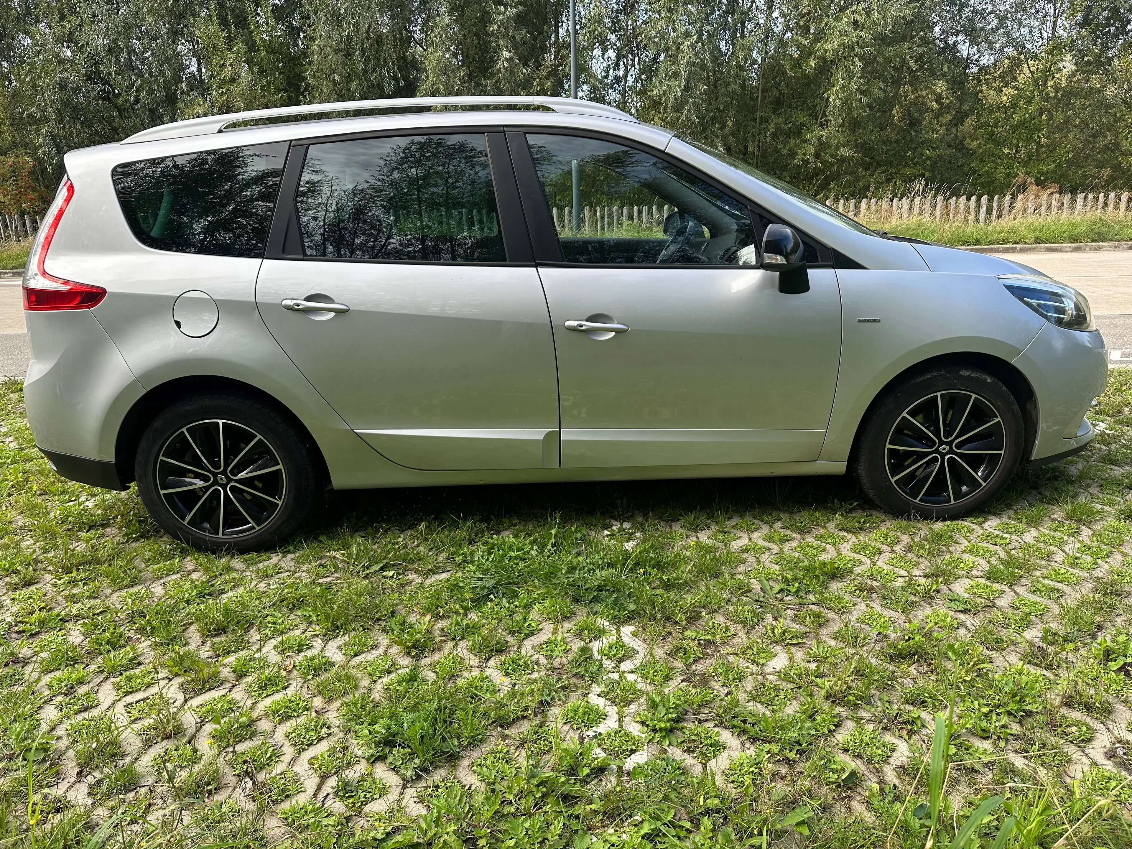 Renault Grand Scenic Grand Scénic 1.5 dCi Energy Limited 7pl. — photo 8