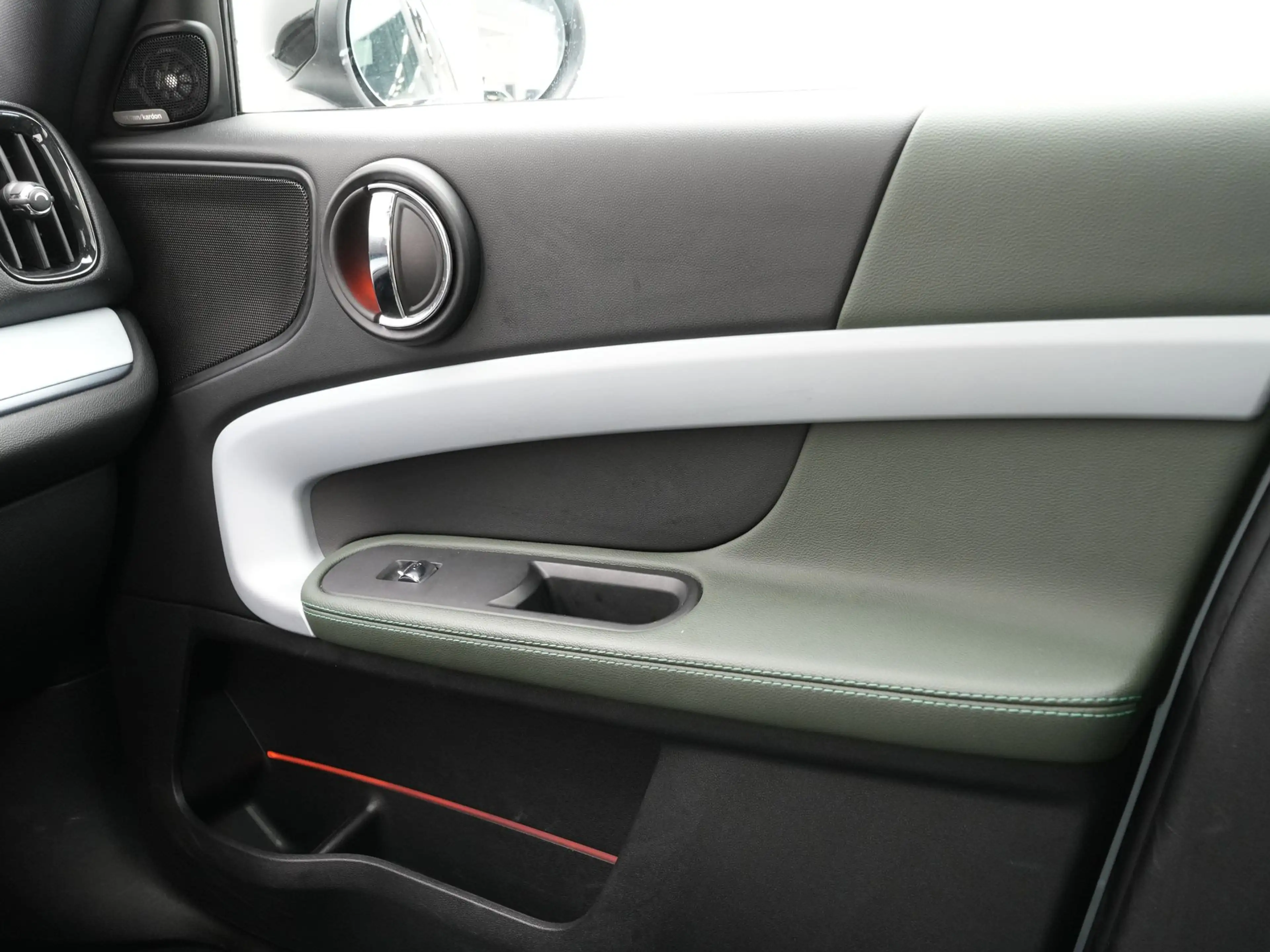 MINI Cooper SE Countryman 1.5 ALL4 Untamed edition — photo 13