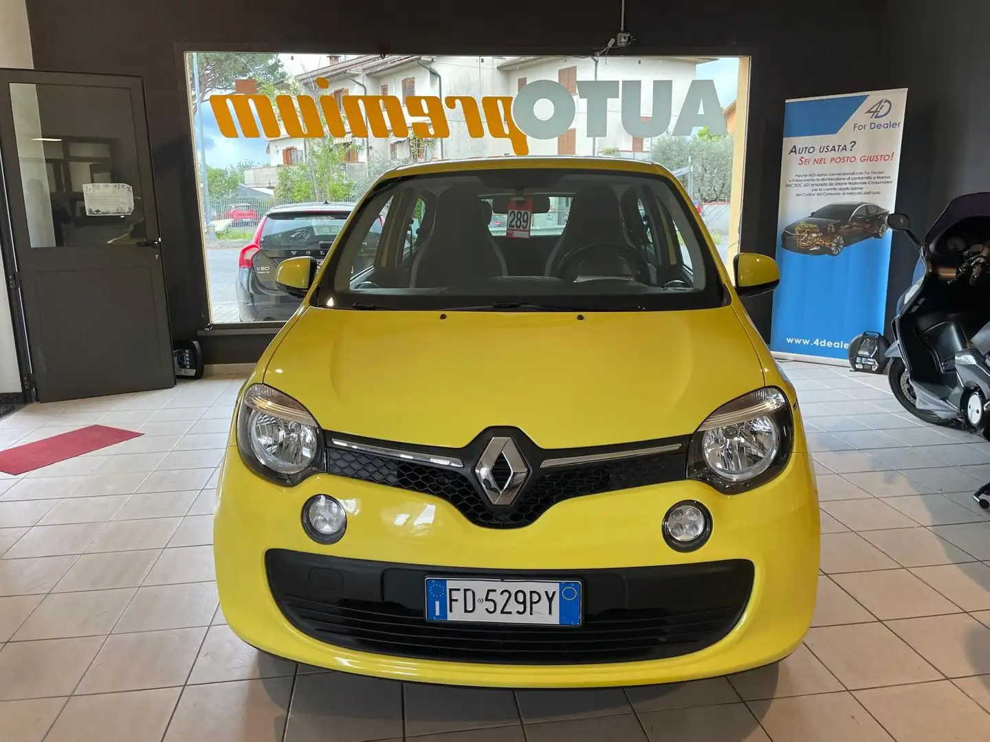 Renault Twingo Twingo 0.9 tce Lovely2 90cv edc Žlutá - 2