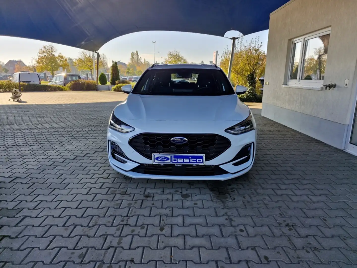 Ford Focus ST-Line X+LED+DAB+NAV+LMF+KeyFree+WinterPaket+ Weiß - 2