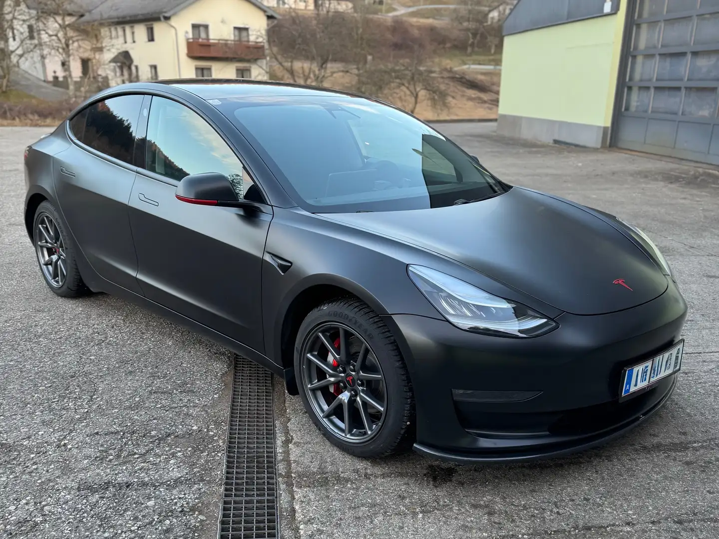 Tesla Model 3 Long Range AWD 75kWh Grau - 2