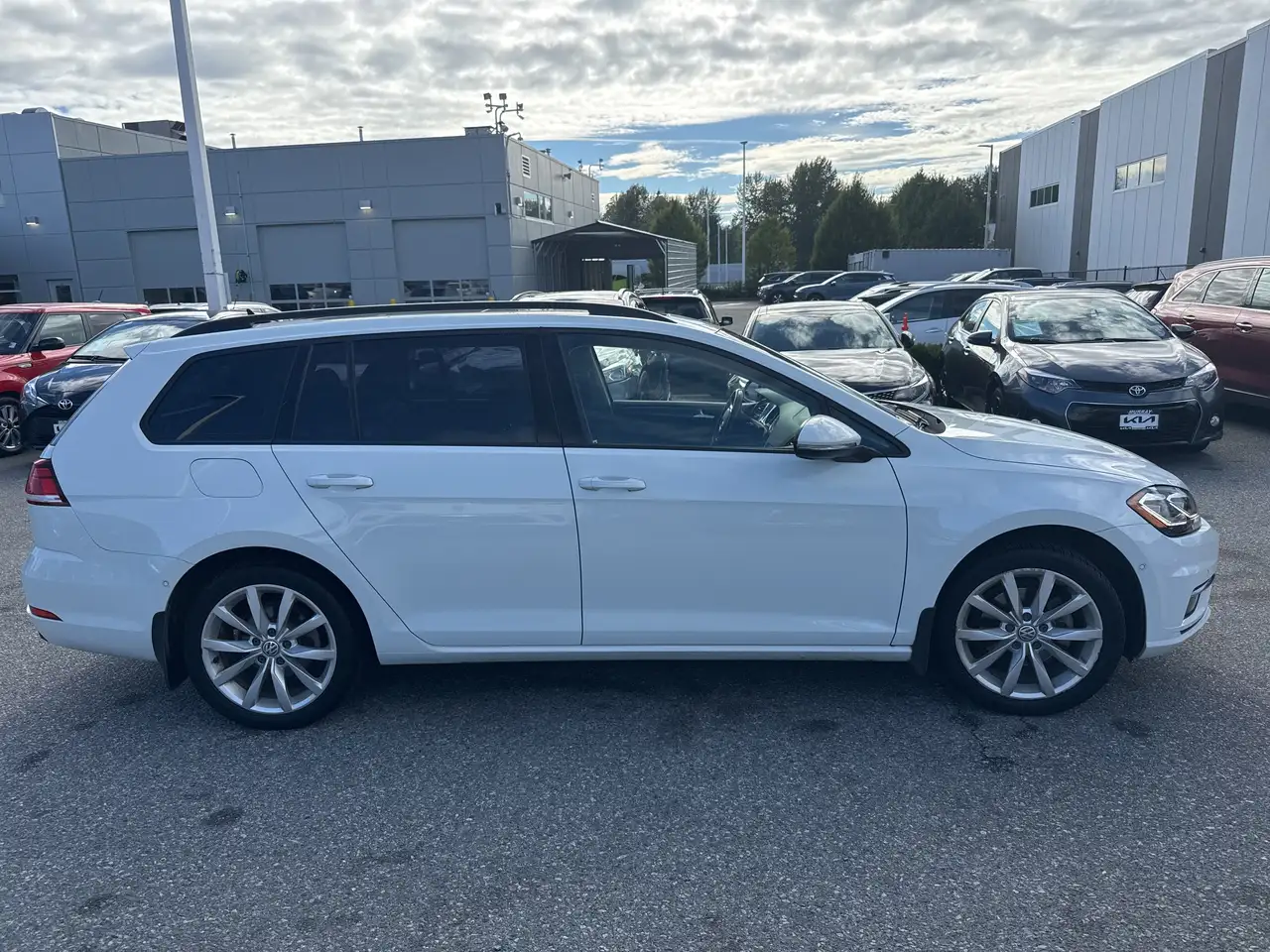 Volkswagen Golf photo Volkswagen Golf