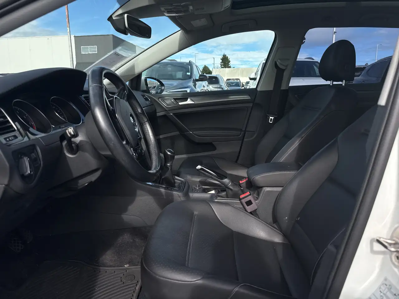Volkswagen Golf photo Volkswagen Golf