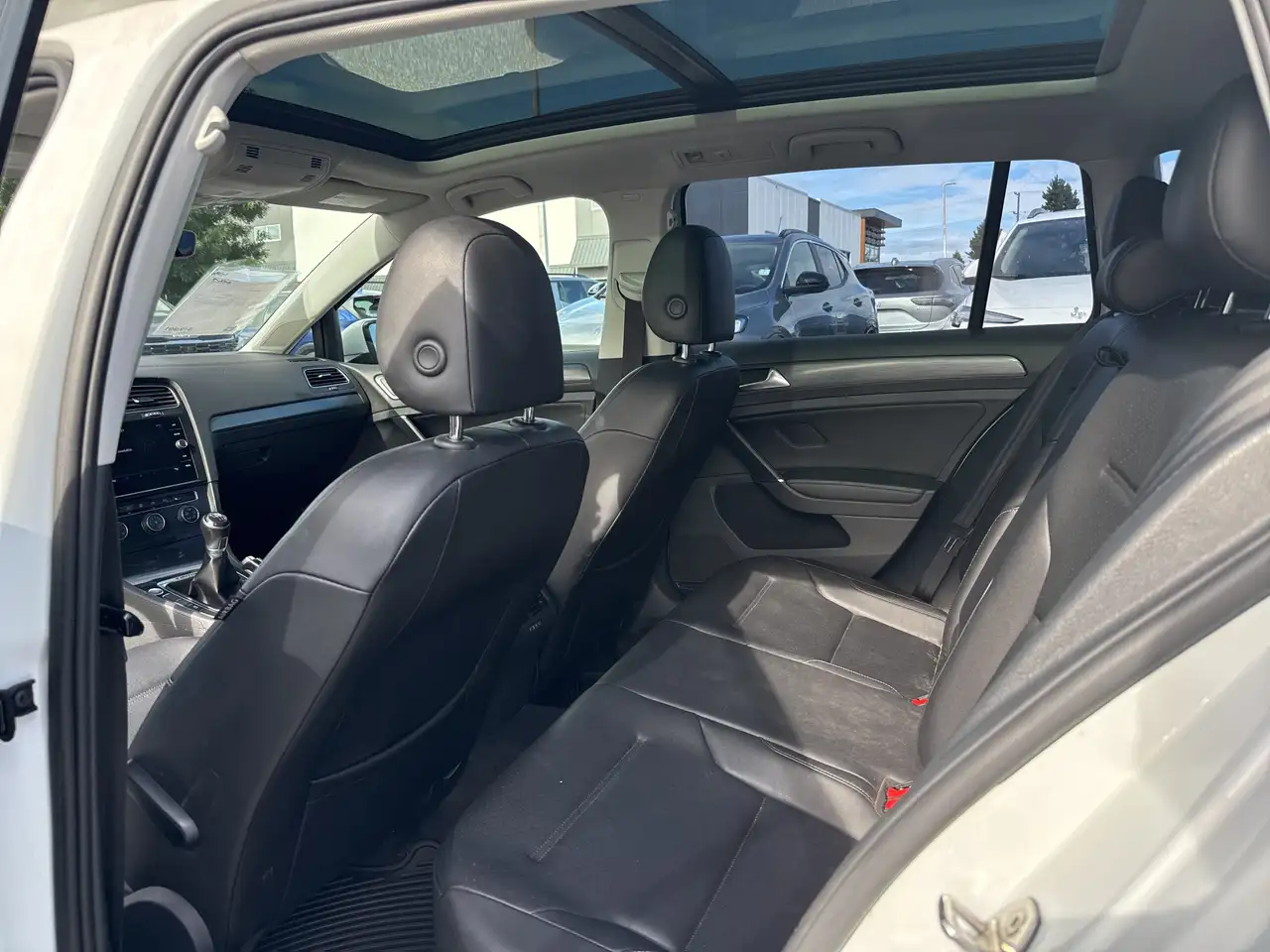 Volkswagen Golf photo Volkswagen Golf