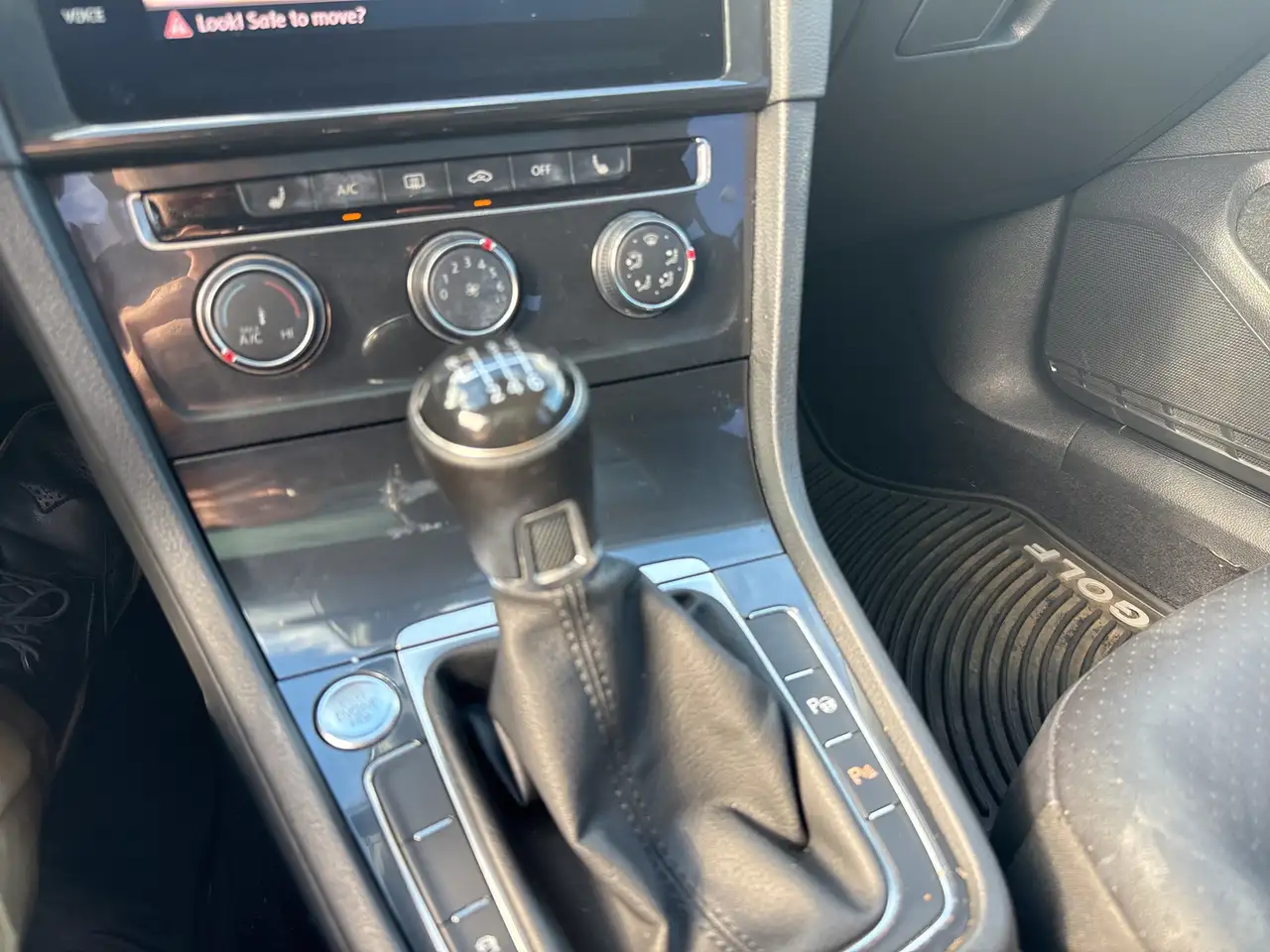 Volkswagen Golf photo Volkswagen Golf