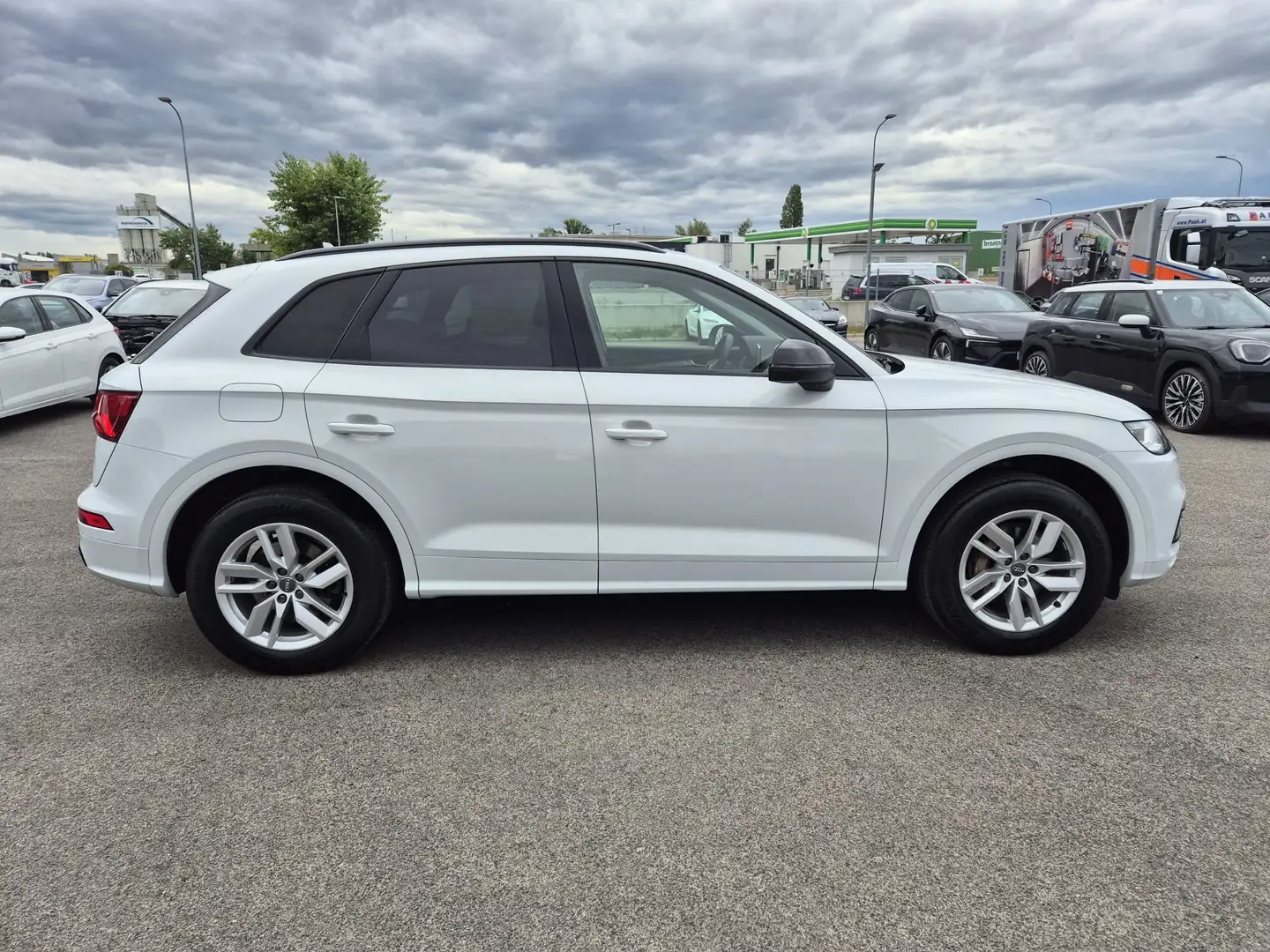 Audi Q5 50 TFSI e PHEV quattro sport Weiß - 2