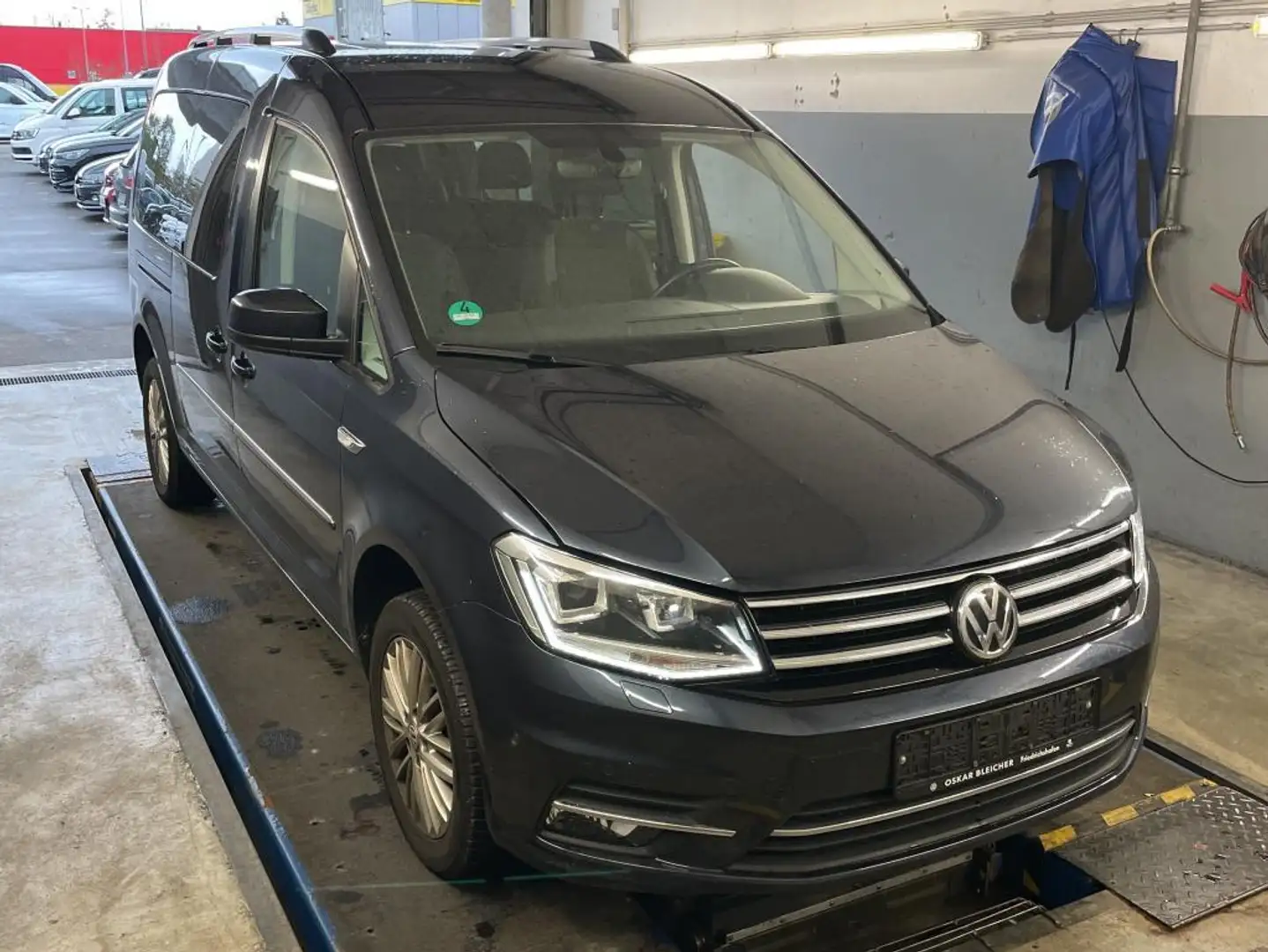 Volkswagen Caddy 1.4 TSI Maxi Highline*DSG*7 SITZER*SHZ*XEN Bleu - 2