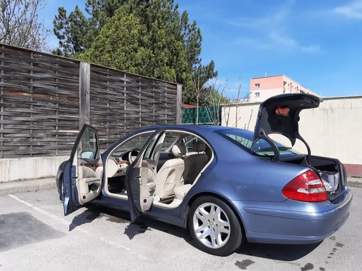 Mercedes-Benz E 270 Elegance CDI Aut. Niebieski - 2