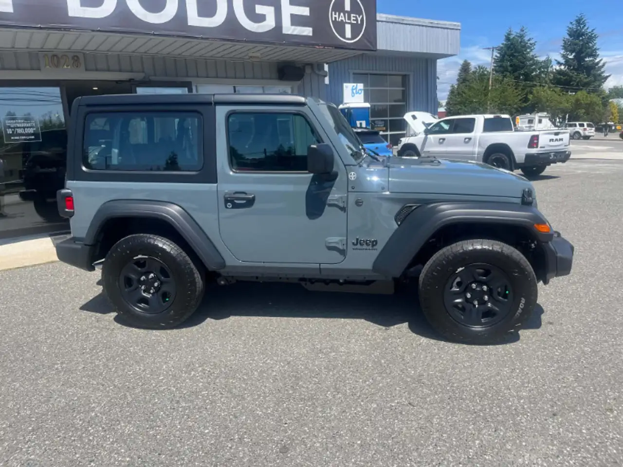 Jeep Wrangler снимка Jeep Wrangler