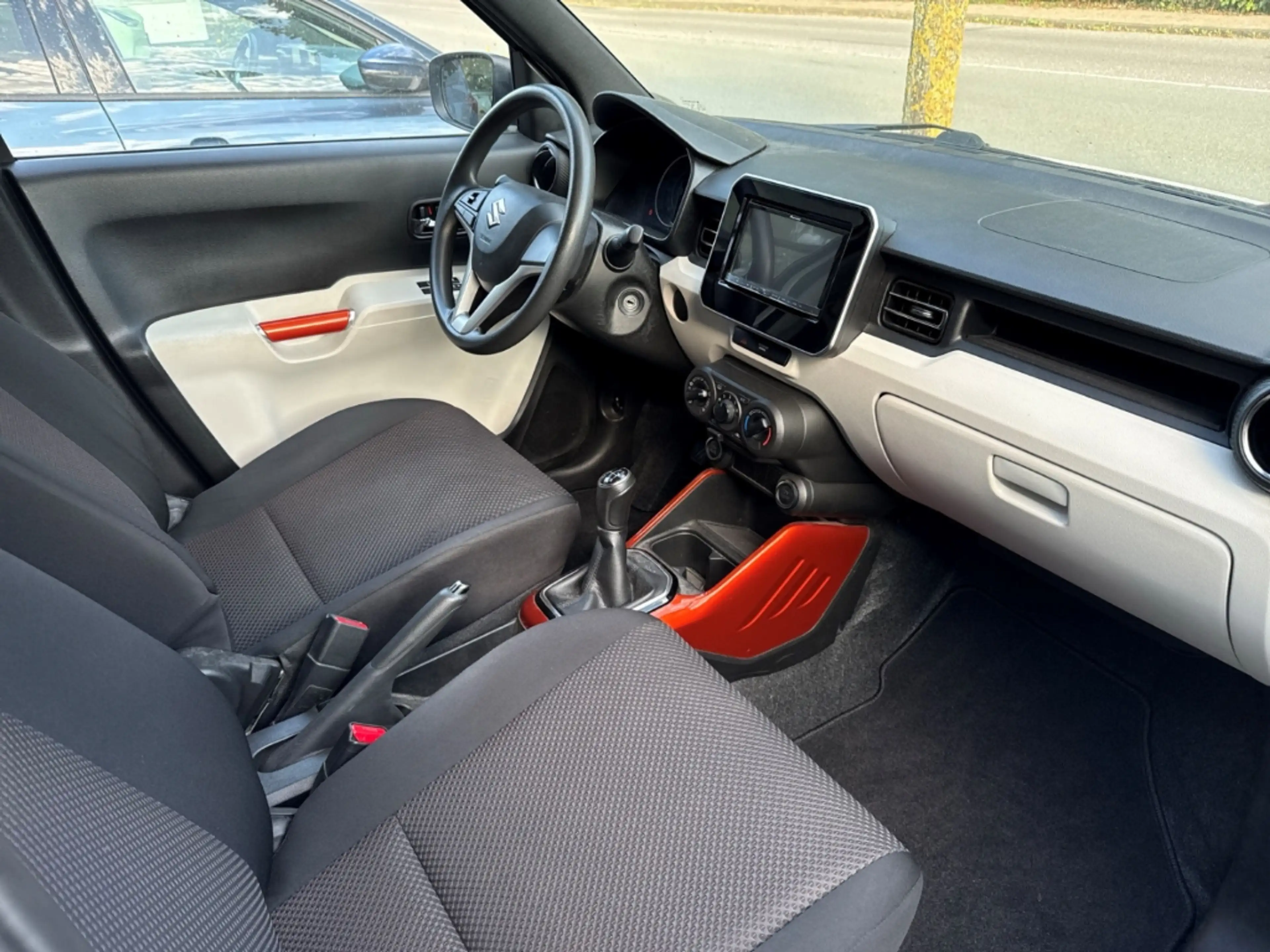 Suzuki Ignis Comfort LED AHK Apple CarPlay Android Auto SHZ Spu — photo 13