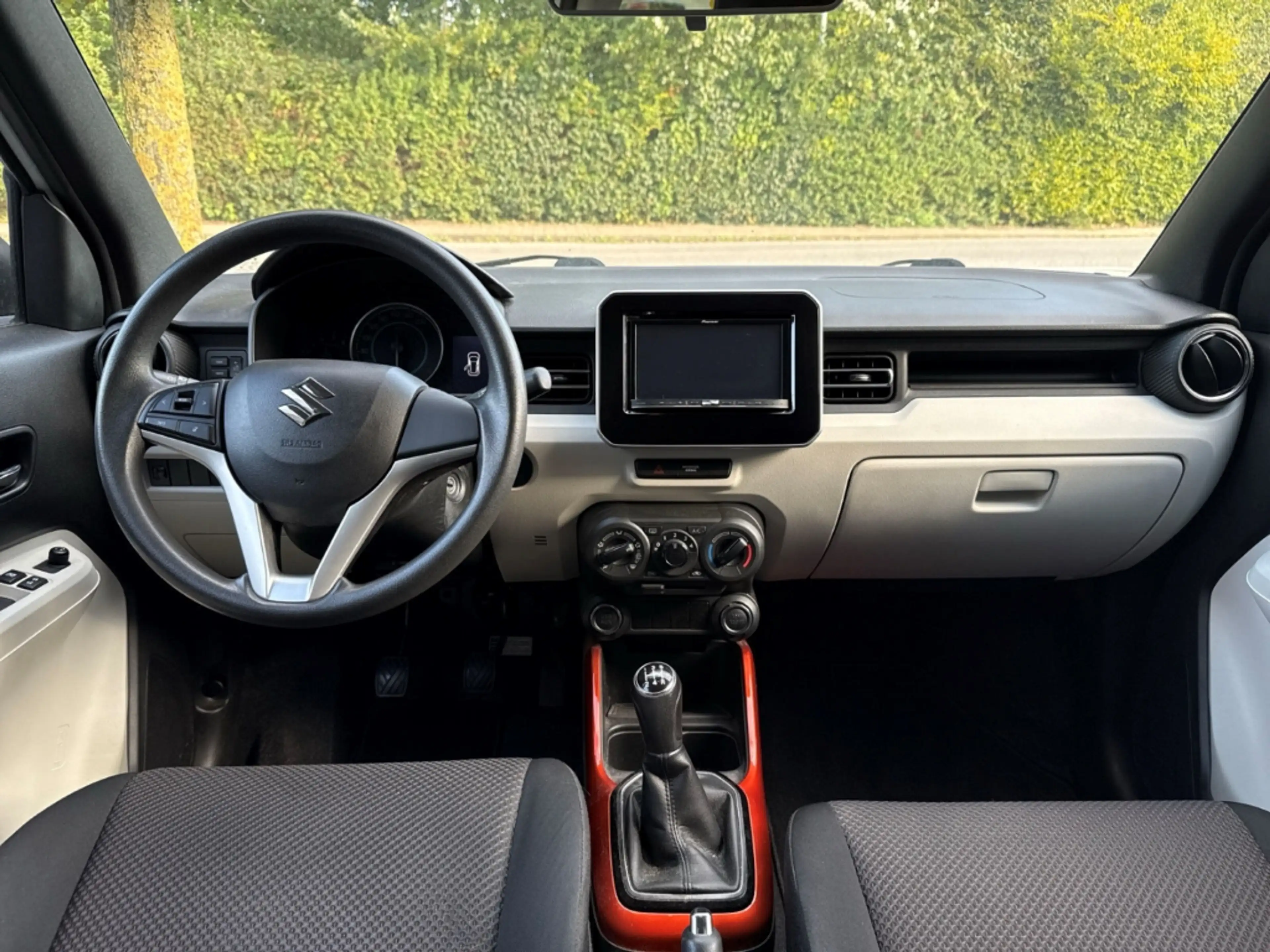 Suzuki Ignis Comfort LED AHK Apple CarPlay Android Auto SHZ Spu — photo 11