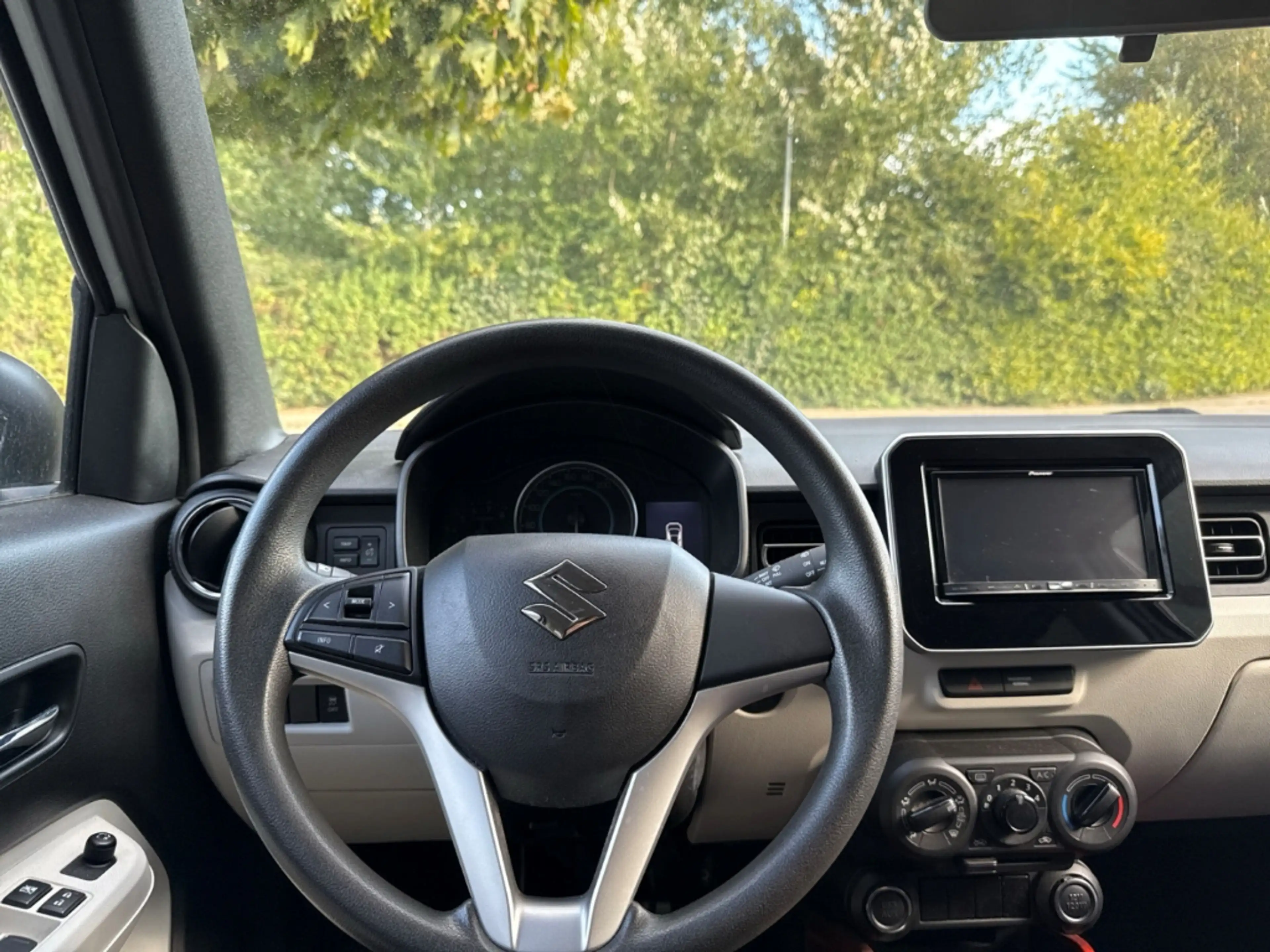 Suzuki Ignis Comfort LED AHK Apple CarPlay Android Auto SHZ Spu — photo 14