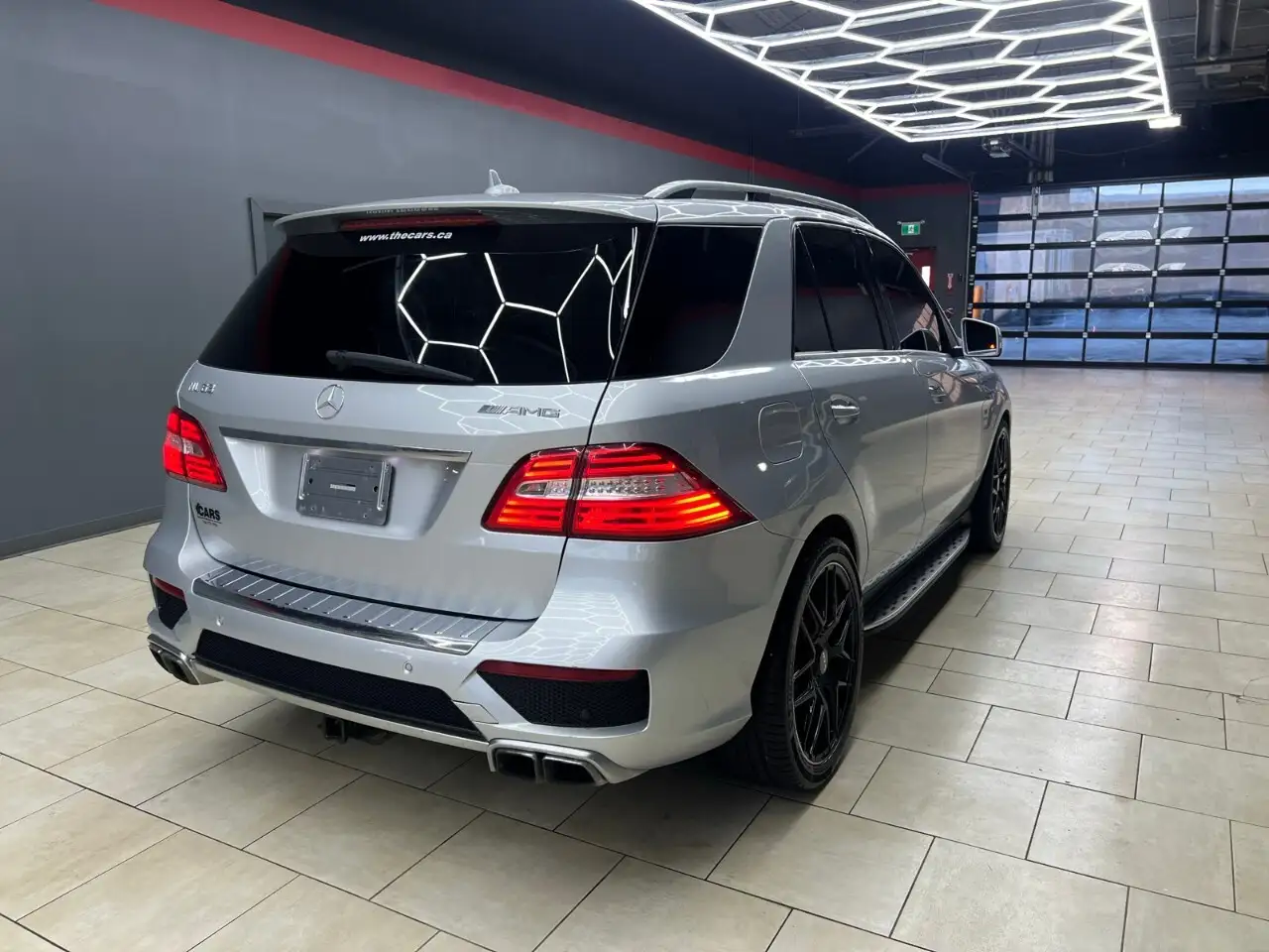 Mercedes-Benz M-Class снимка Mercedes-Benz M-Class