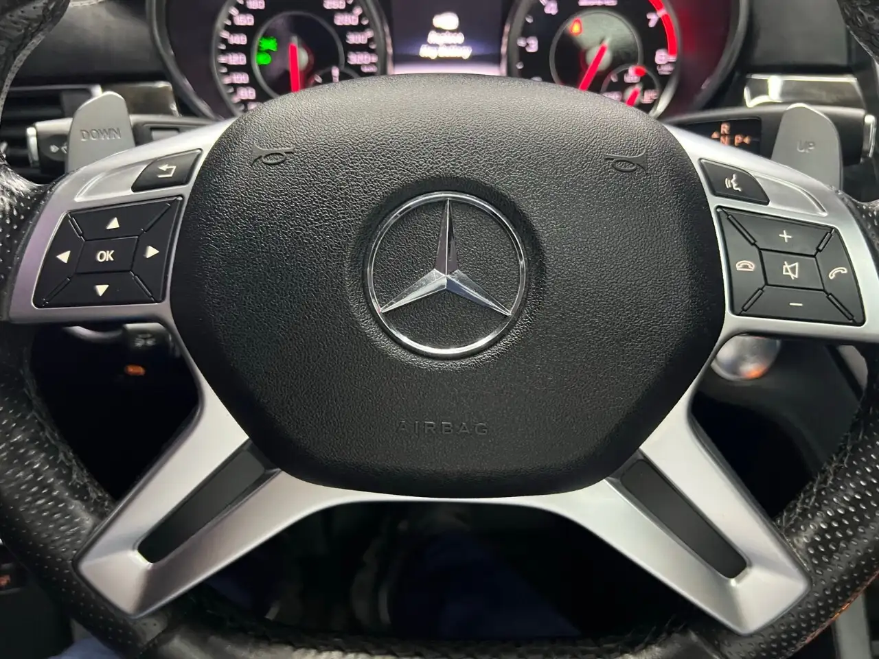 Mercedes-Benz M-Class снимка Mercedes-Benz M-Class