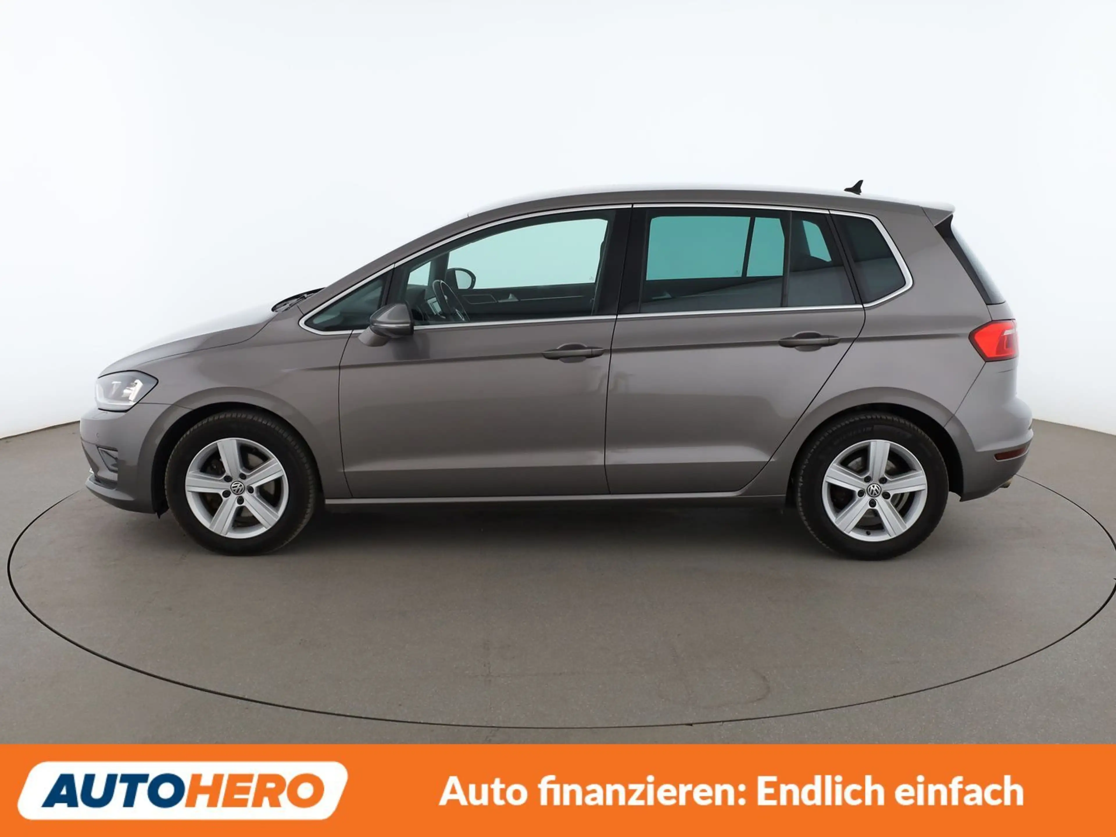 Volkswagen Golf Sportsvan 1.4 TSI Highline BMT*NAV*BI-XENON*TEMPO*CAM*PDC* — photo 3