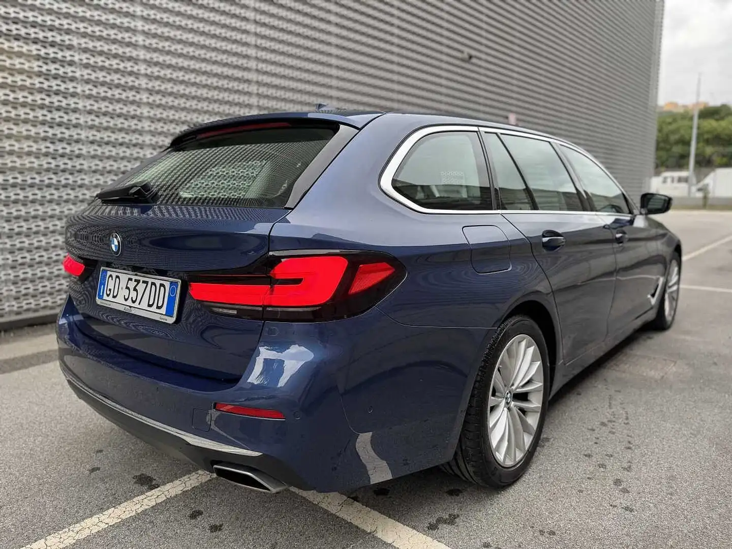 BMW 530 Serie 5 530d 48V xDrive Touring Luxury Blu/Azzurro - 2