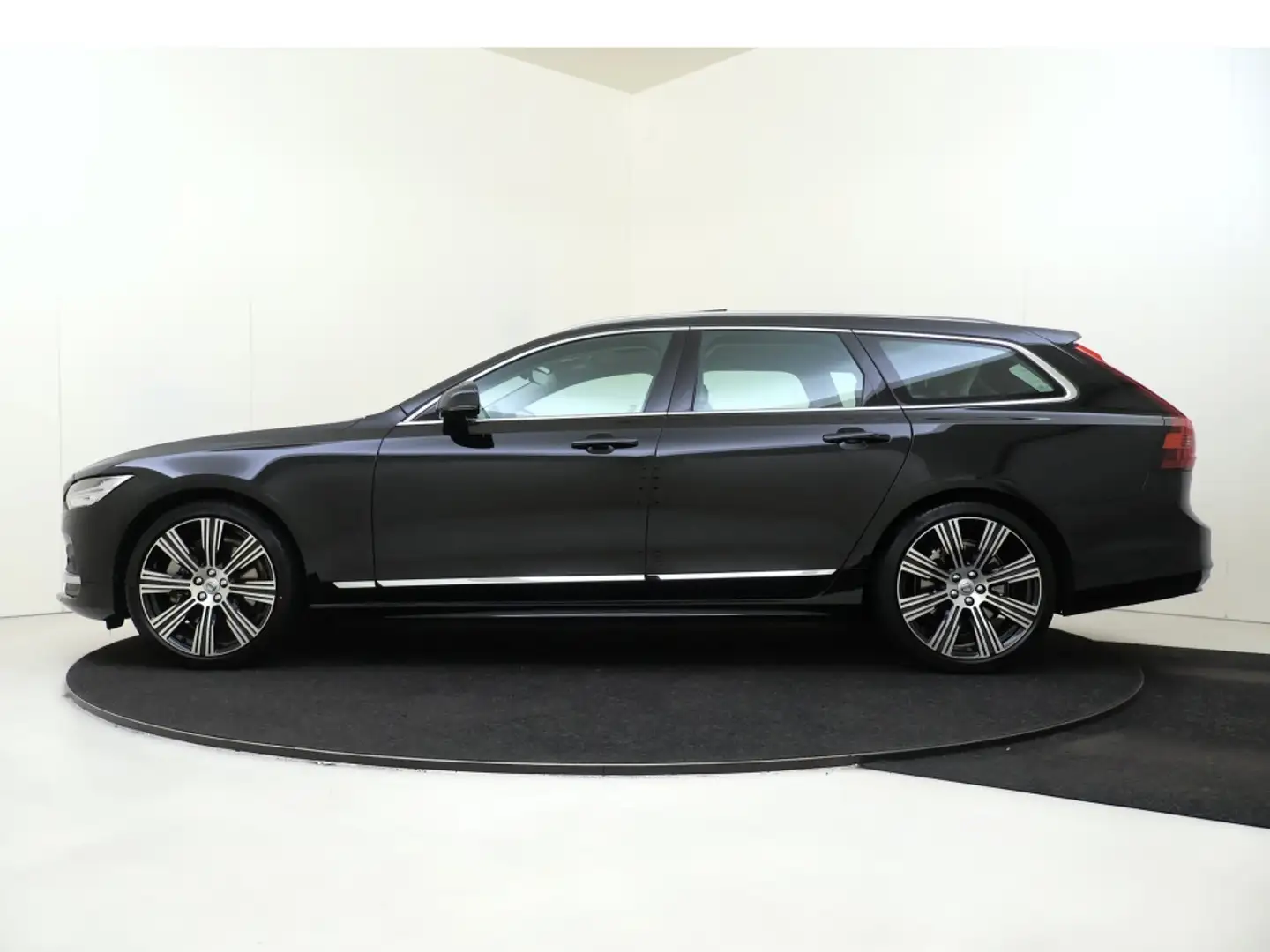 Volvo V90 B5 Ult. Bright | Trekhaak | Schuif-/Kanteldak | Zwart - 2