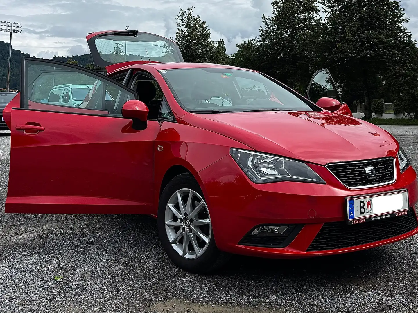 SEAT Ibiza Ibiza ST Reference Czerwony - 2