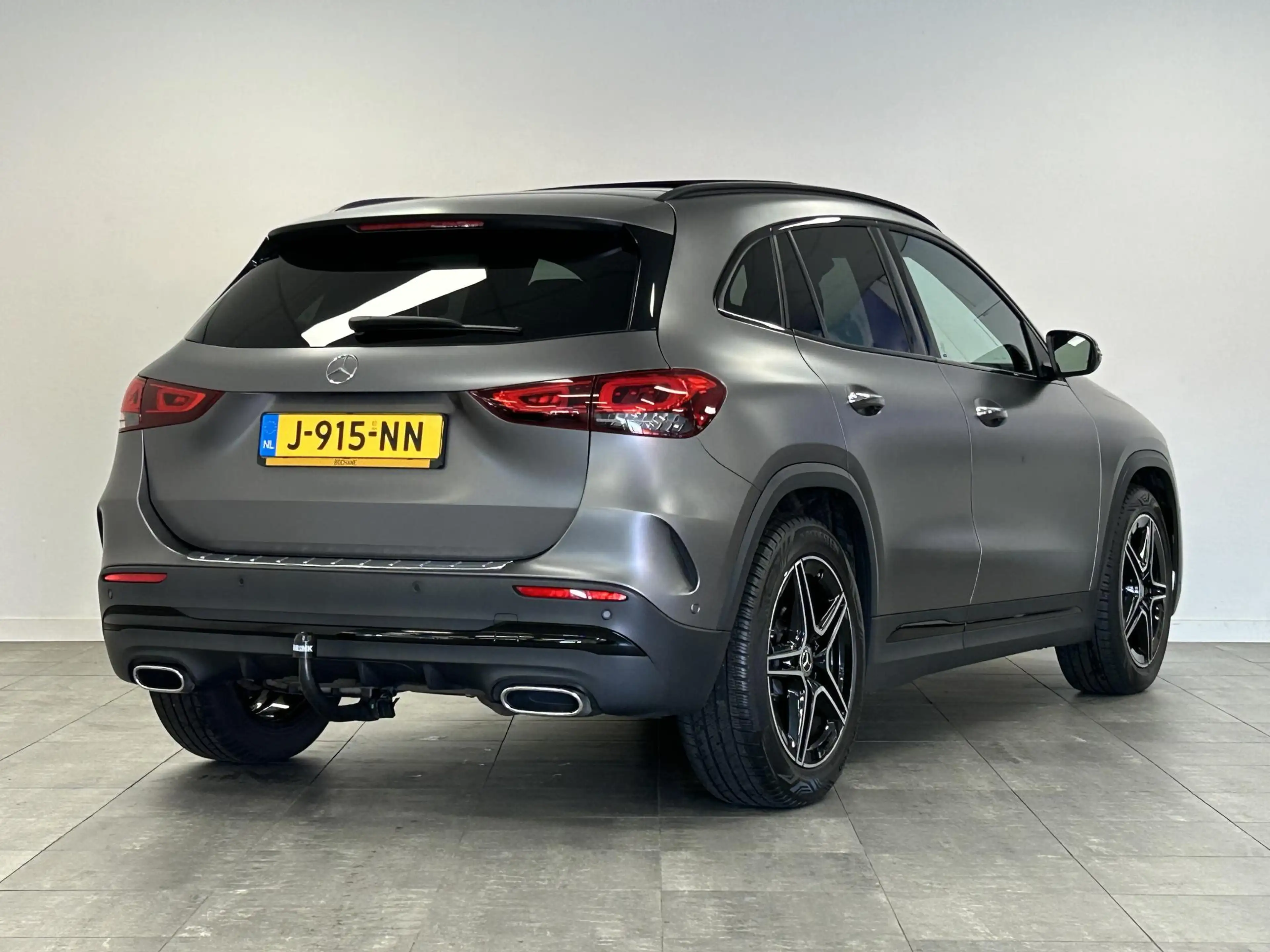Mercedes-Benz GLA 200 AMG Line | Pano | Trekhaak | Memory | Mat grijs | — photo 2