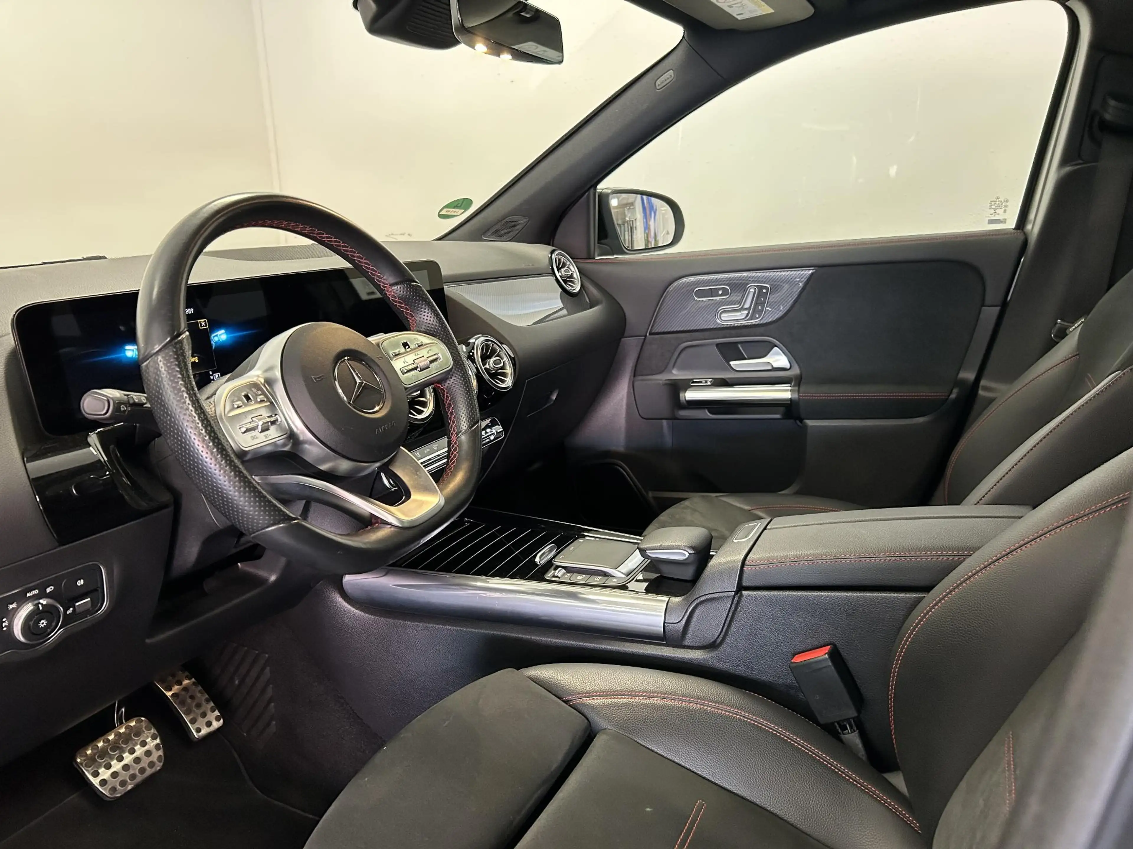 Mercedes-Benz GLA 200 AMG Line | Pano | Trekhaak | Memory | Mat grijs | — photo 28