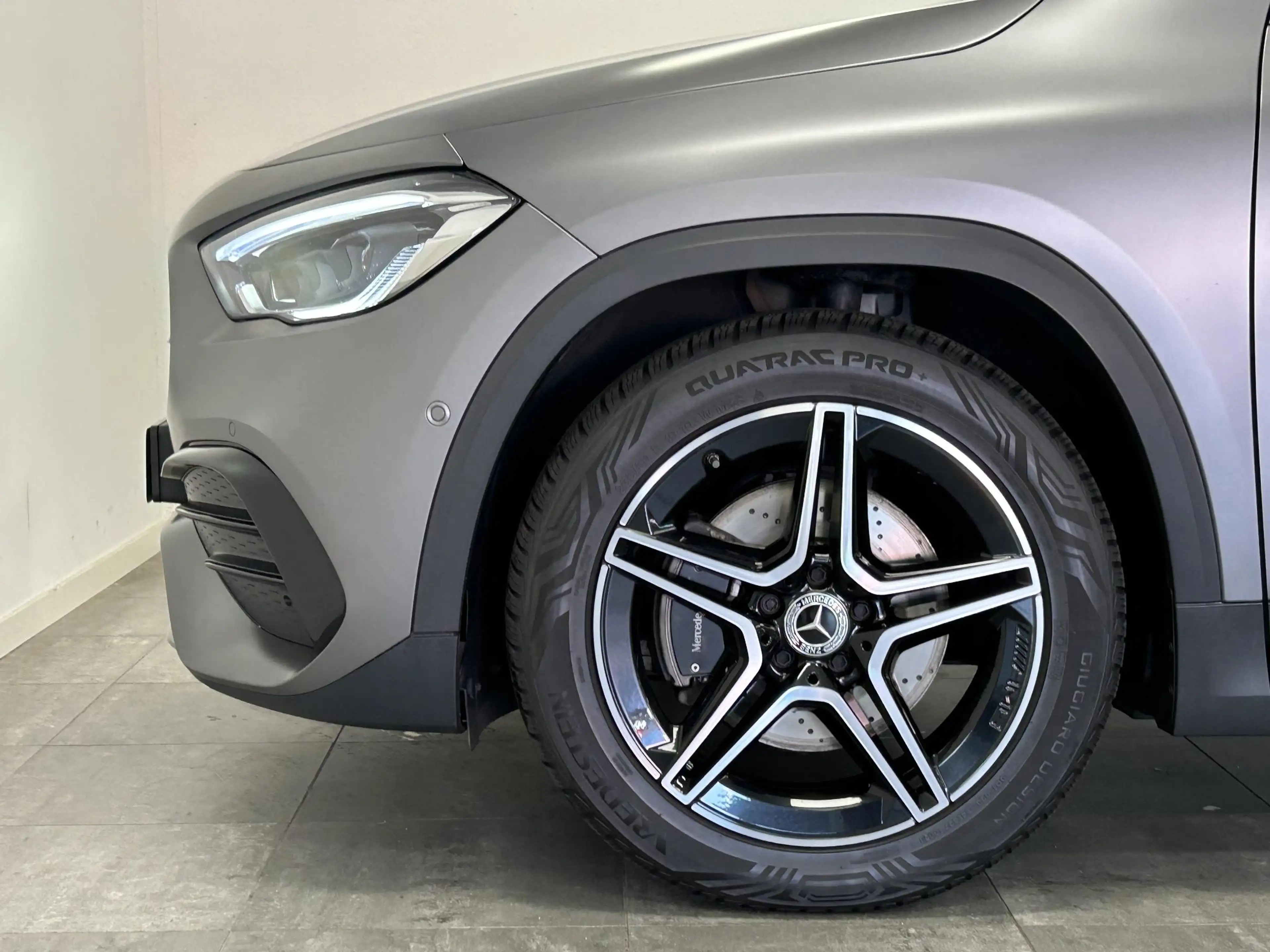 Mercedes-Benz GLA 200 AMG Line | Pano | Trekhaak | Memory | Mat grijs | — photo 34