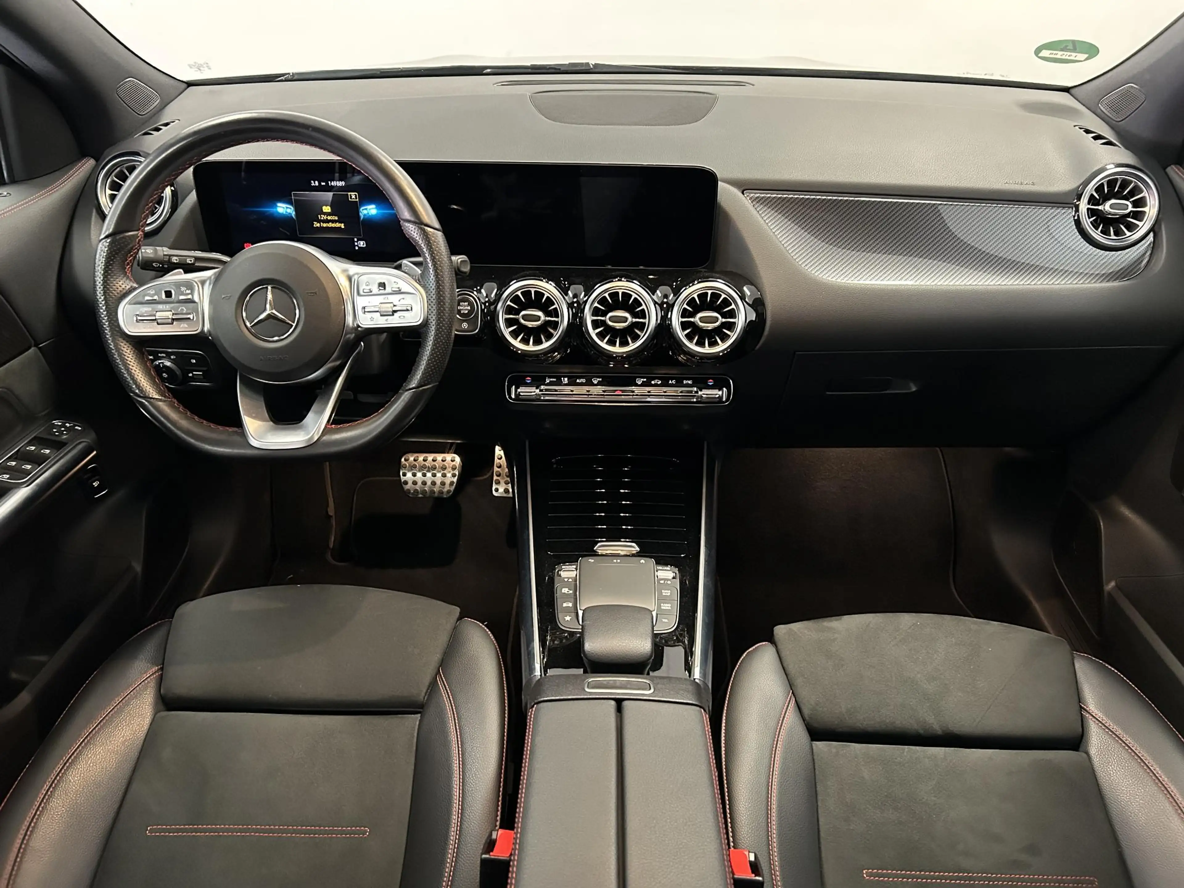 Mercedes-Benz GLA 200 AMG Line | Pano | Trekhaak | Memory | Mat grijs | — photo 3