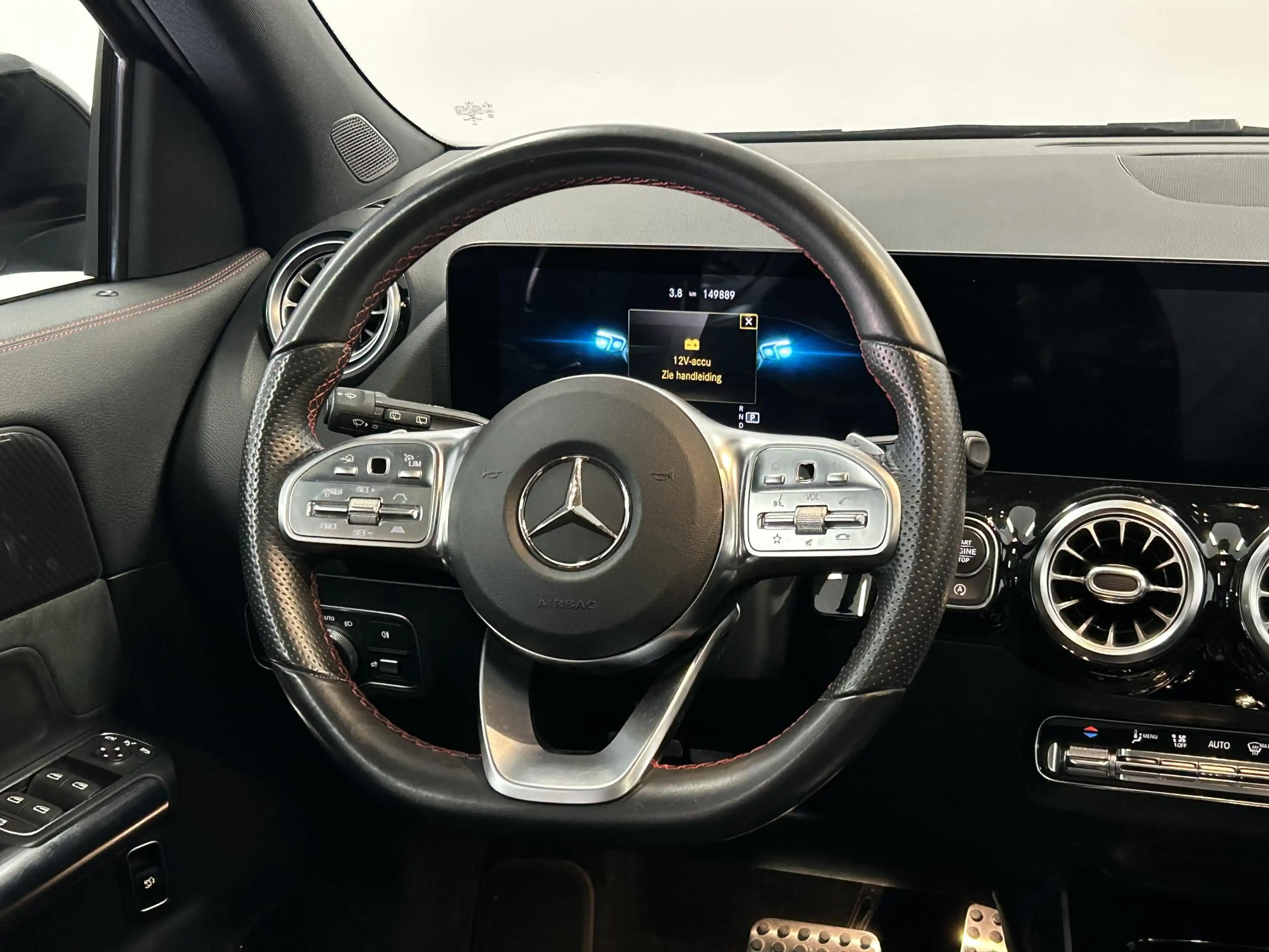 Mercedes-Benz GLA 200 AMG Line | Pano | Trekhaak | Memory | Mat grijs | — photo 33