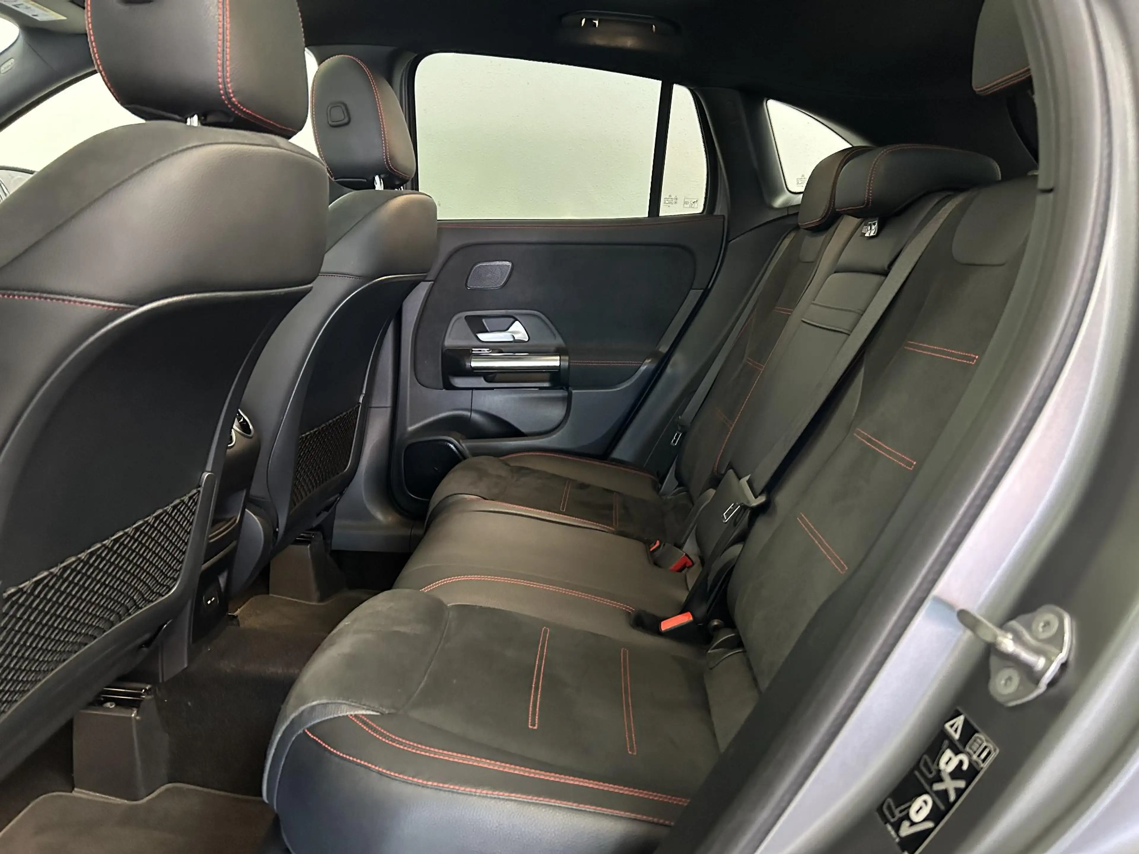 Mercedes-Benz GLA 200 AMG Line | Pano | Trekhaak | Memory | Mat grijs | — photo 8