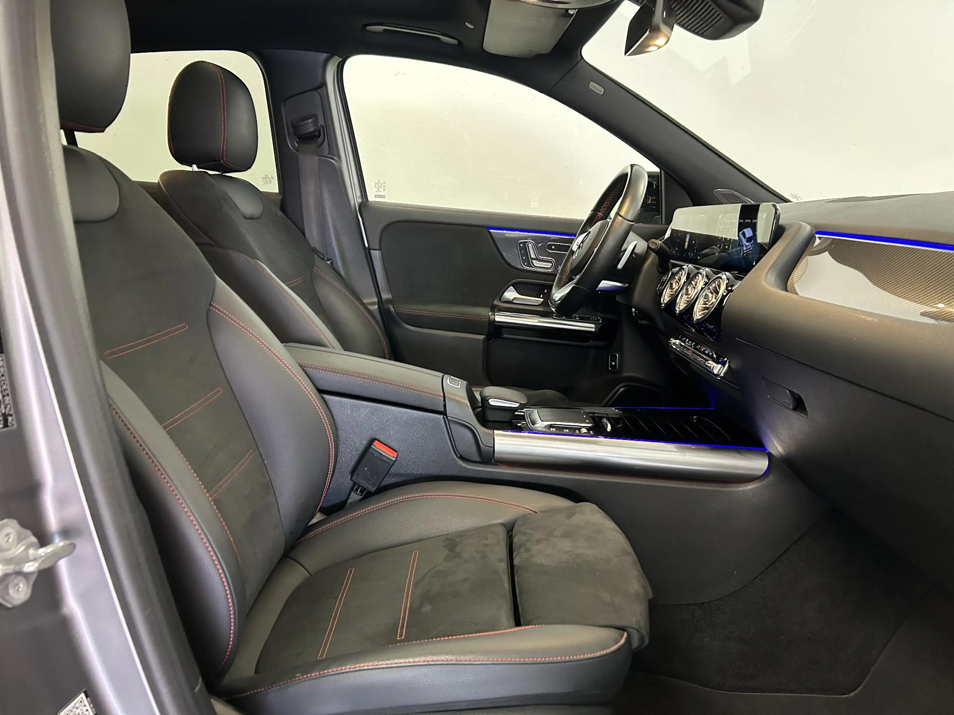 Mercedes-Benz GLA 200 AMG Line | Pano | Trekhaak | Memory | Mat grijs | — photo 42