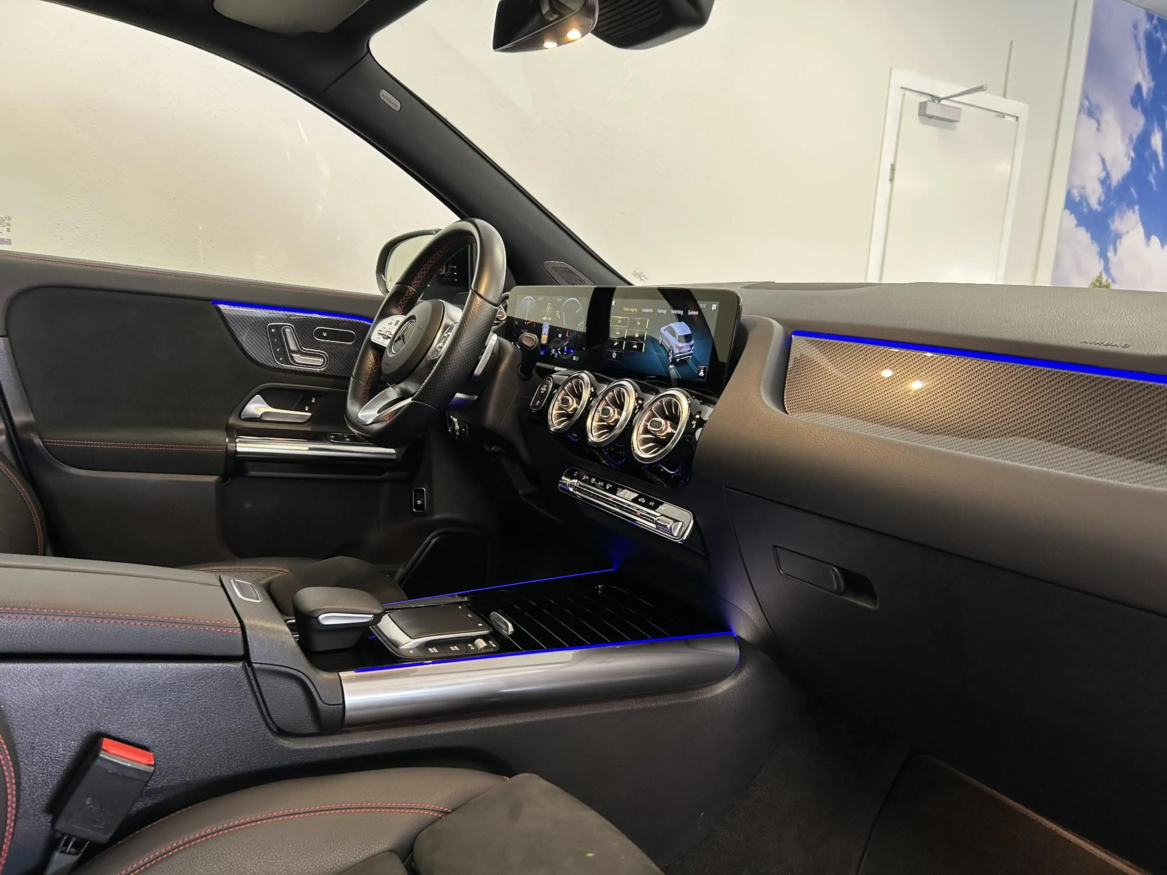 Mercedes-Benz GLA 200 AMG Line | Pano | Trekhaak | Memory | Mat grijs | — photo 41
