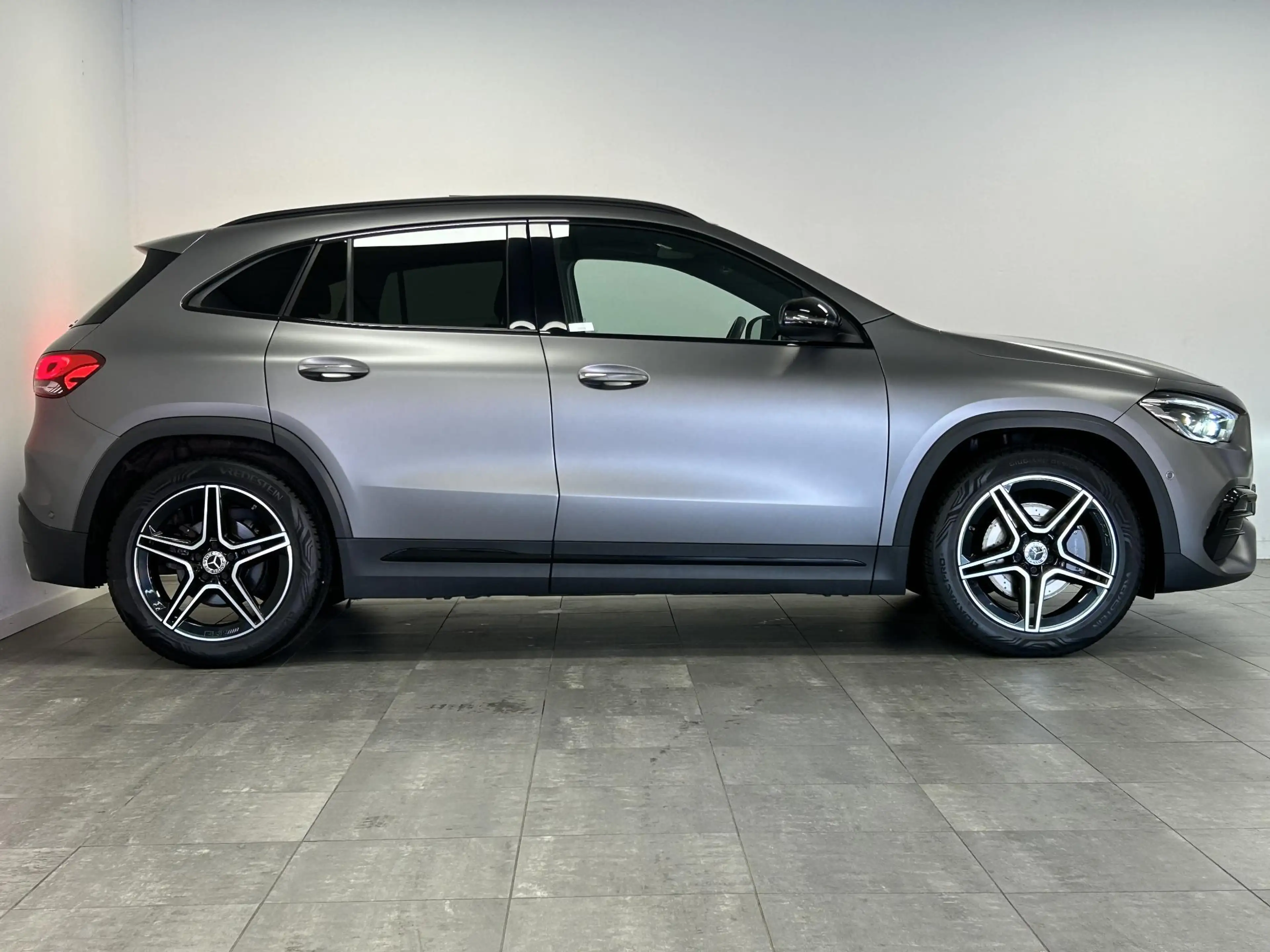 Mercedes-Benz GLA 200 AMG Line | Pano | Trekhaak | Memory | Mat grijs | — photo 20