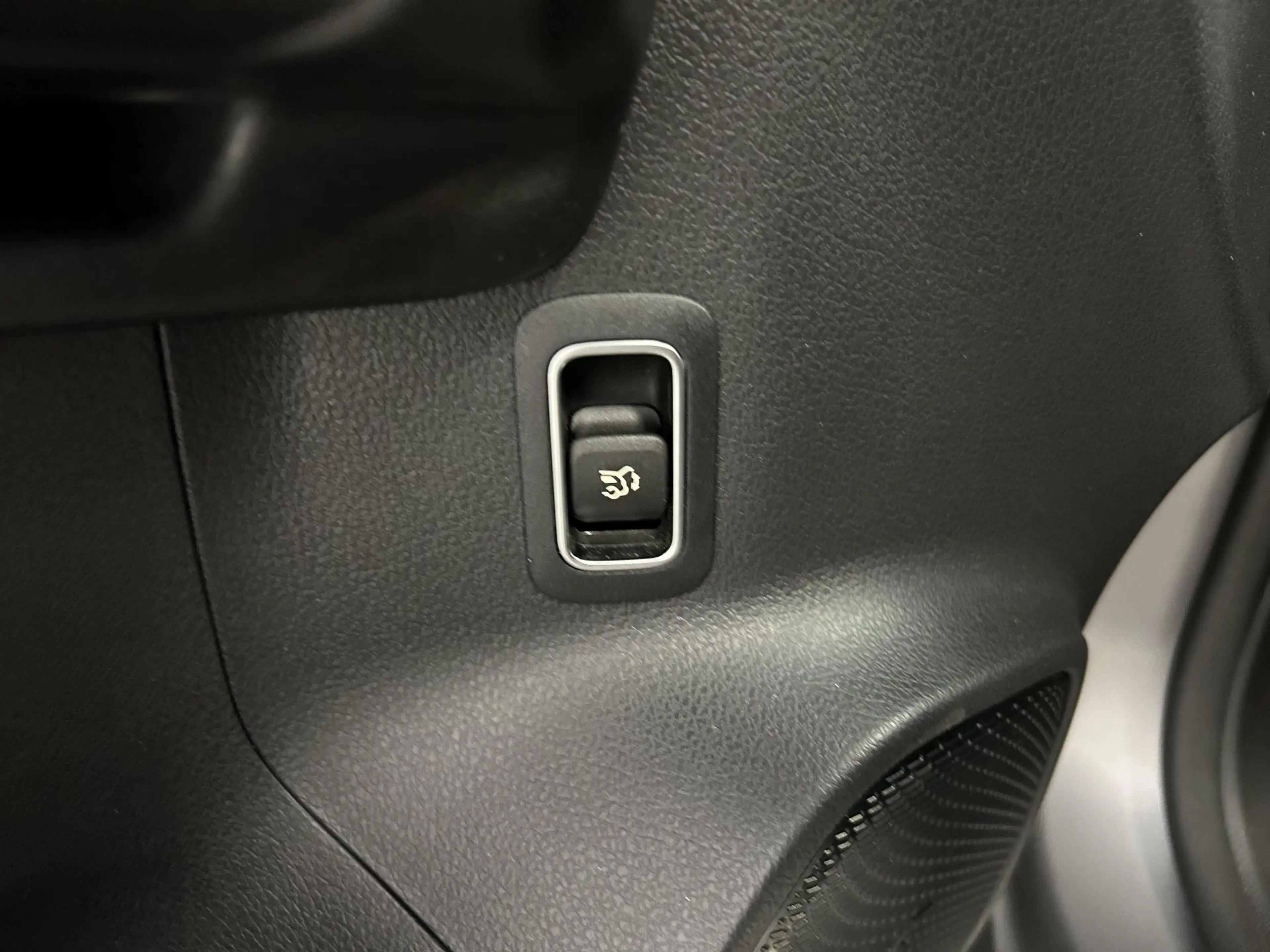 Mercedes-Benz GLA 200 AMG Line | Pano | Trekhaak | Memory | Mat grijs | — photo 40