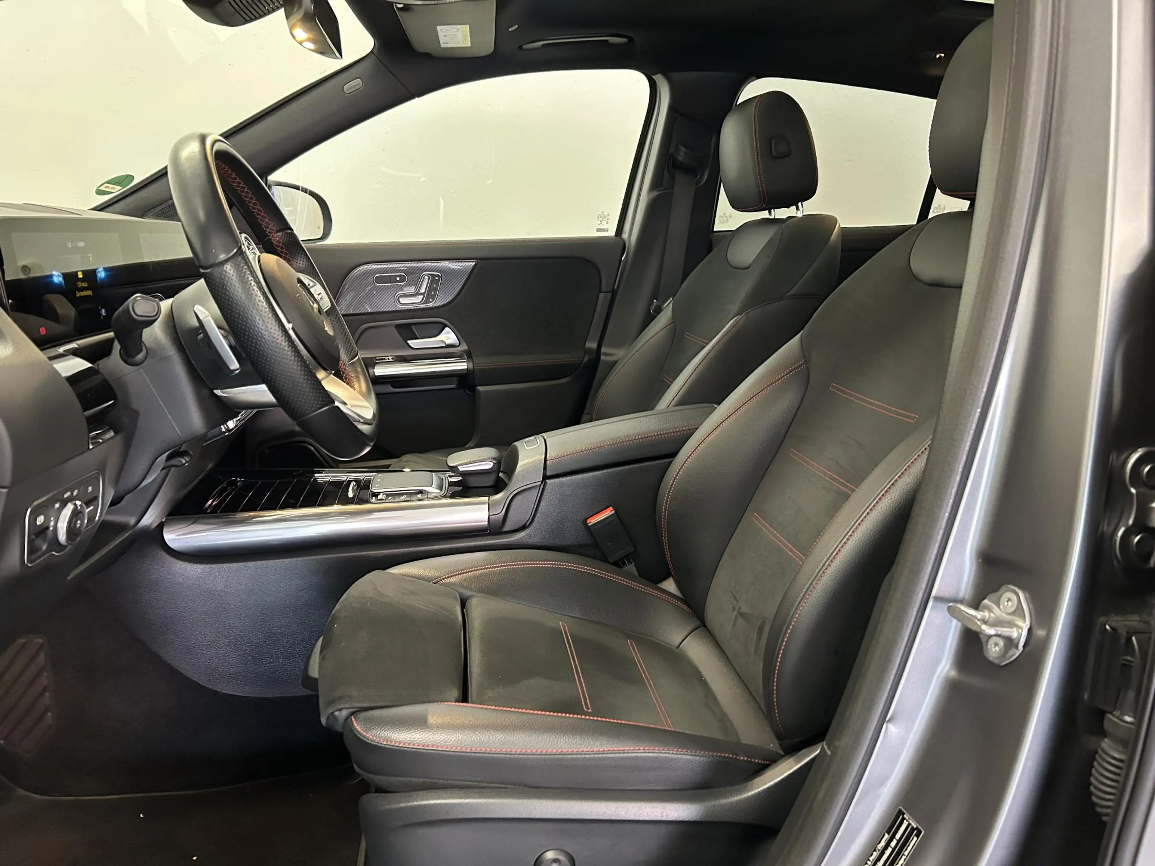 Mercedes-Benz GLA 200 AMG Line | Pano | Trekhaak | Memory | Mat grijs | — photo 7