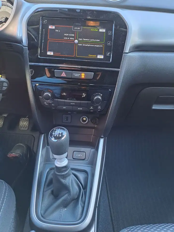Suzuki Vitara 1.5 Comfort 4x2 "Shinkai" Sondermodell 8