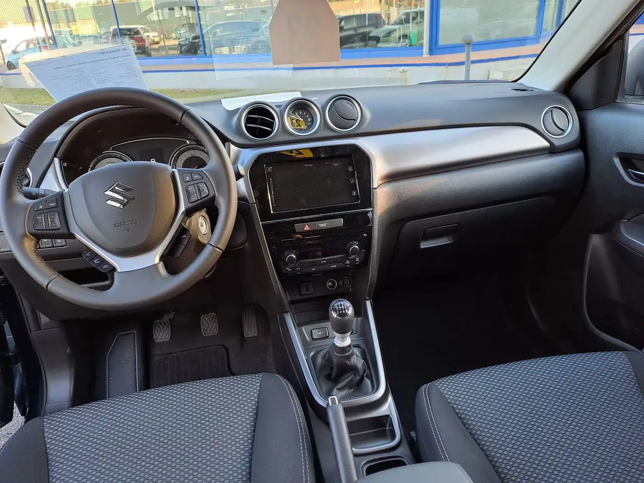 Suzuki Vitara 1.5 Comfort 4x2 "Shinkai" Sondermodell 7