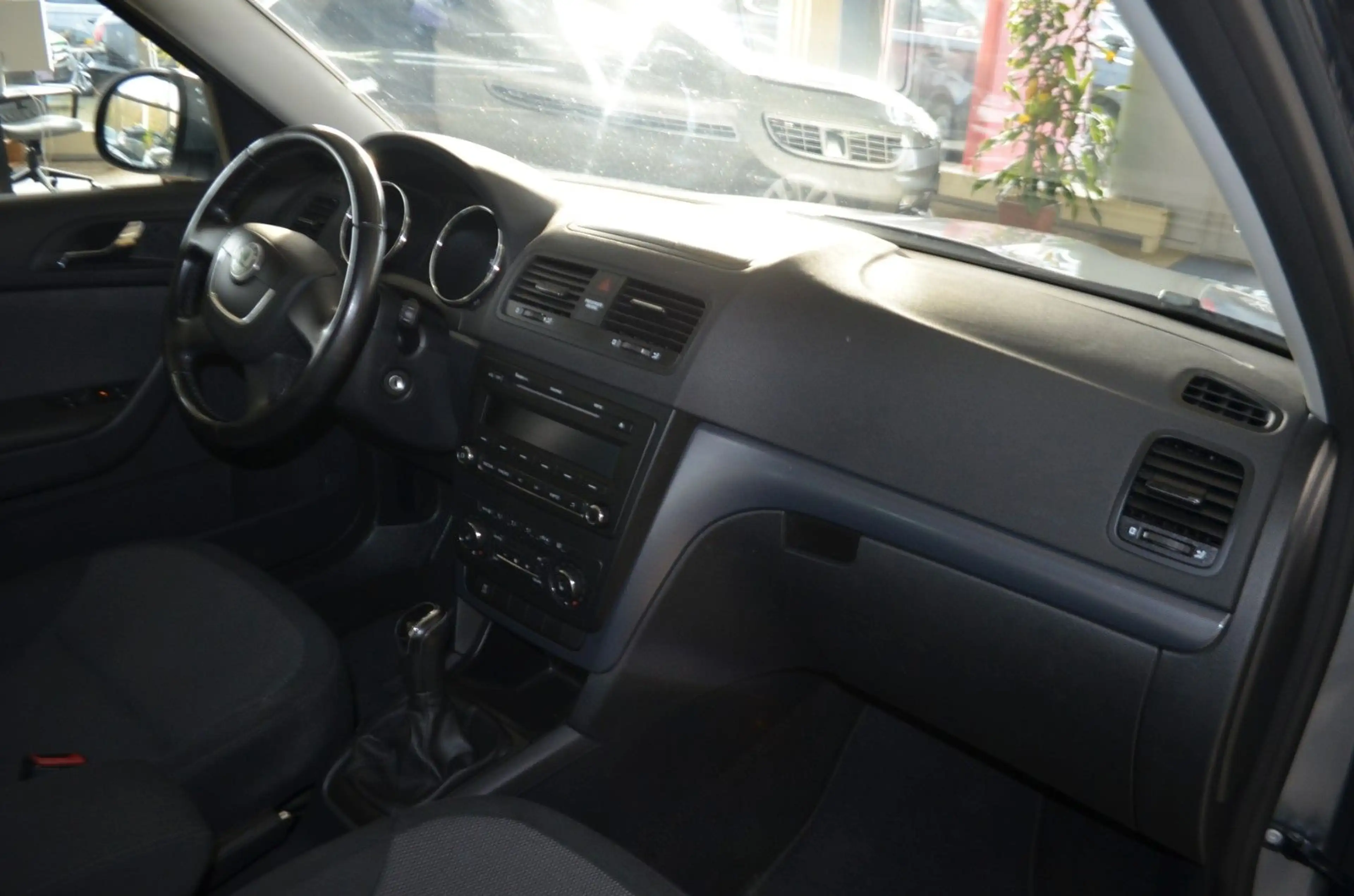 Skoda Yeti Ambition KLIMAAUTO./ TEMPOMAT / PDC — photo 9