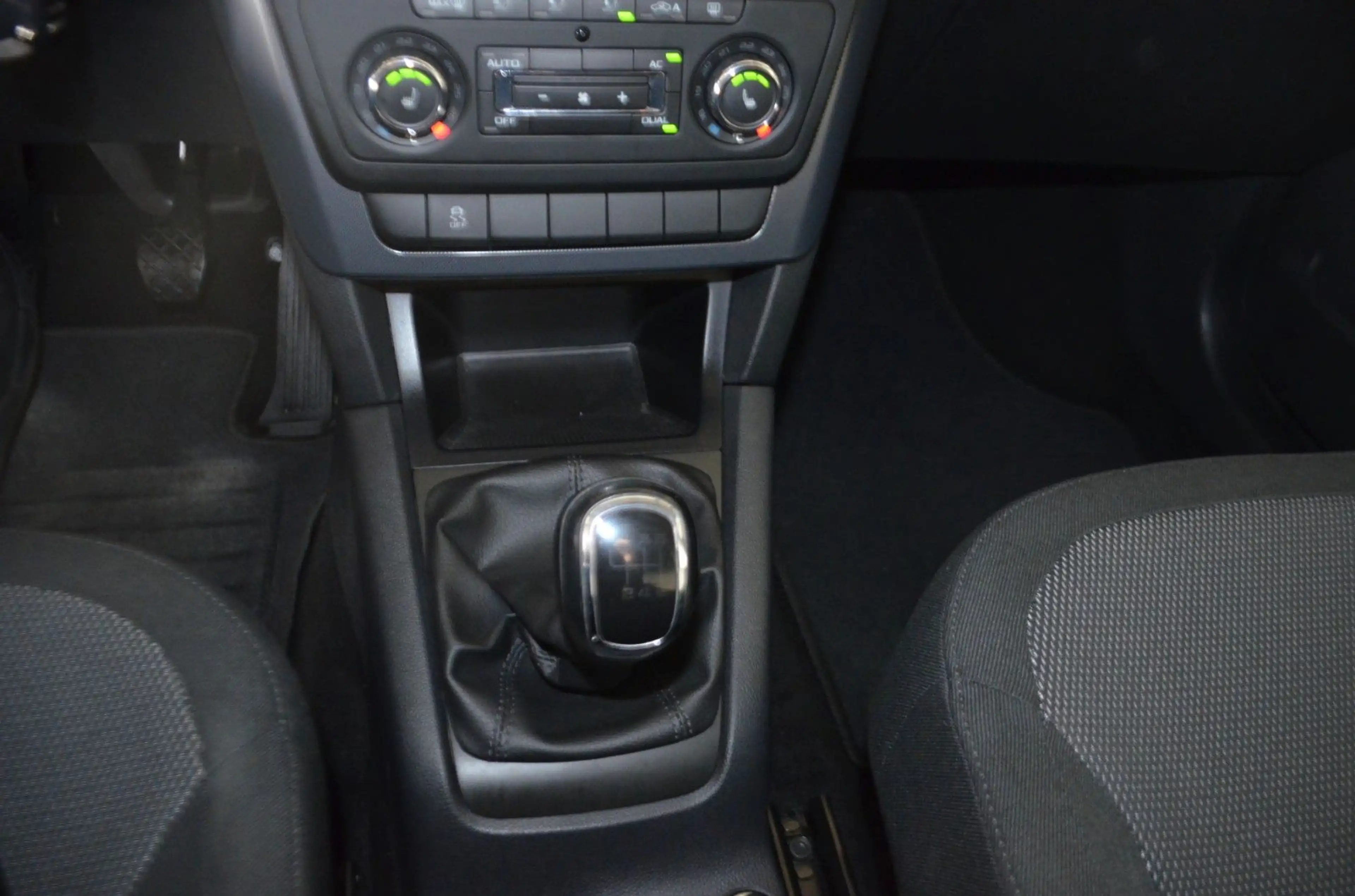 Skoda Yeti Ambition KLIMAAUTO./ TEMPOMAT / PDC — photo 14